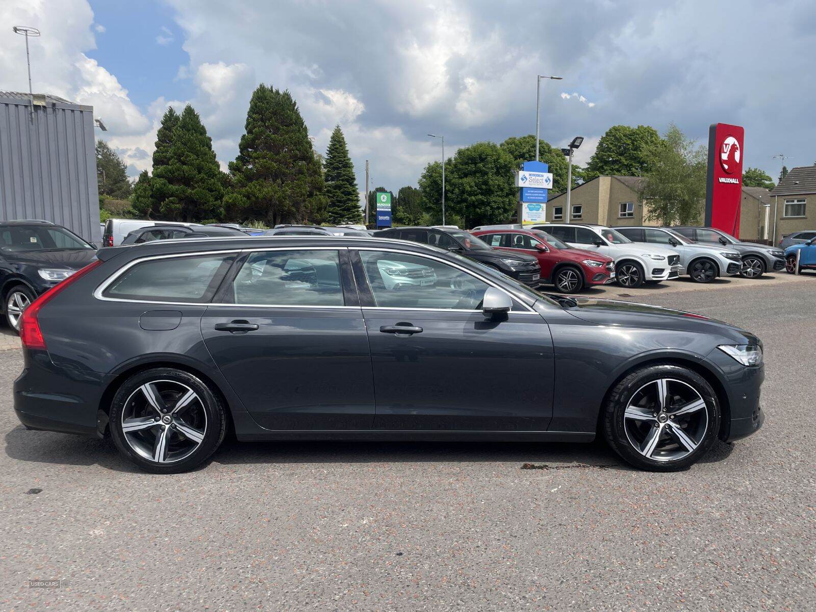 Jun 2018 Volvo V90 2.0 D4 R DESIGN 5dr Geartronic