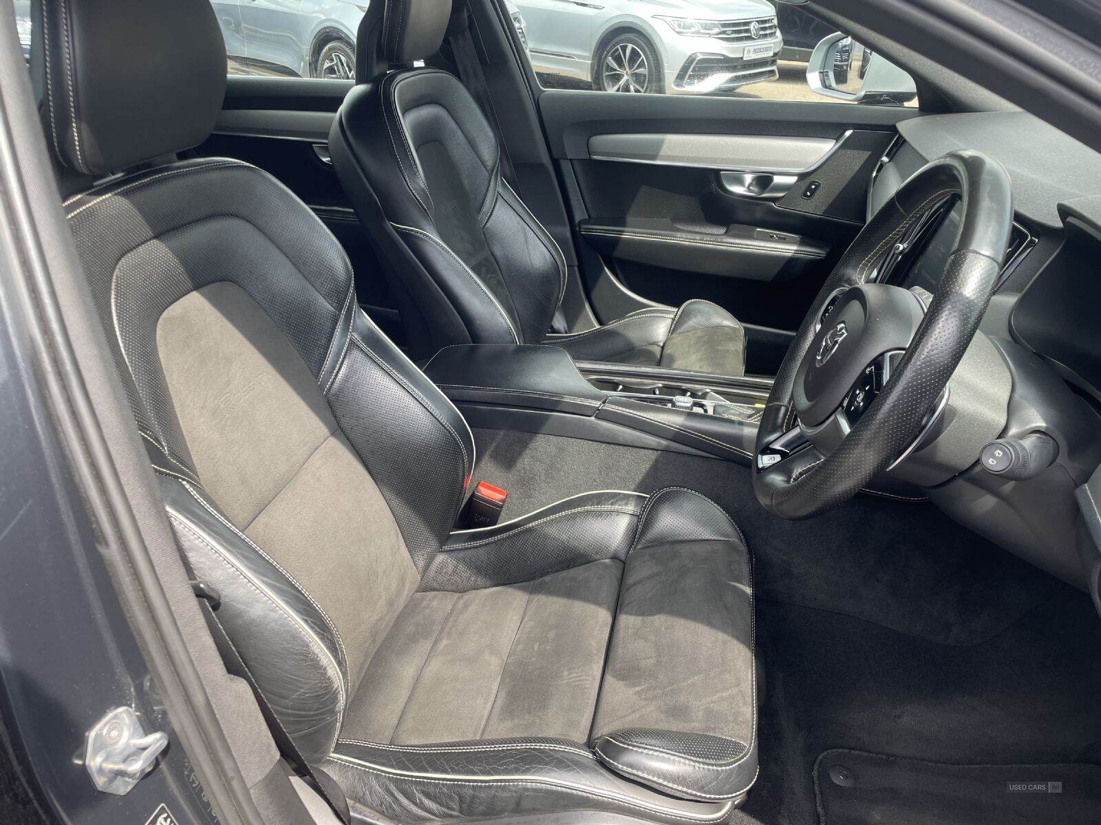 Jun 2018 Volvo V90 2.0 D4 R DESIGN 5dr Geartronic