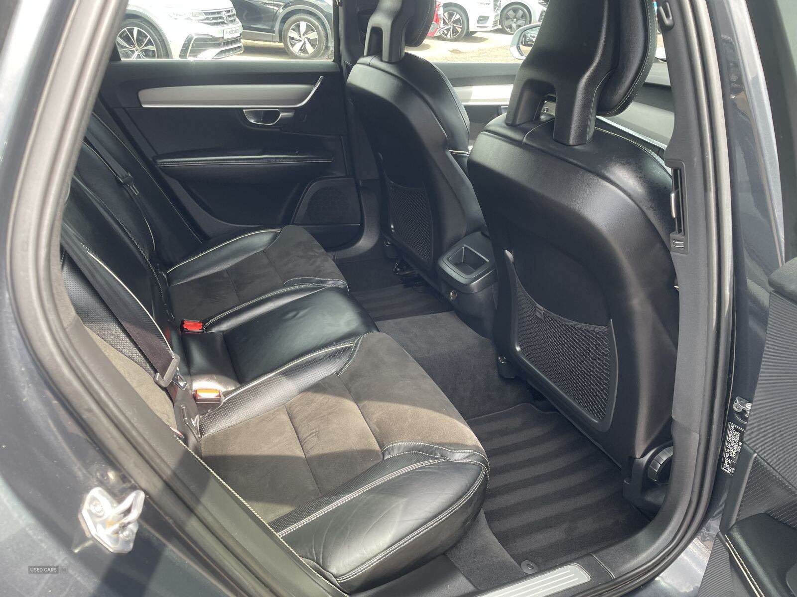 Jun 2018 Volvo V90 2.0 D4 R DESIGN 5dr Geartronic