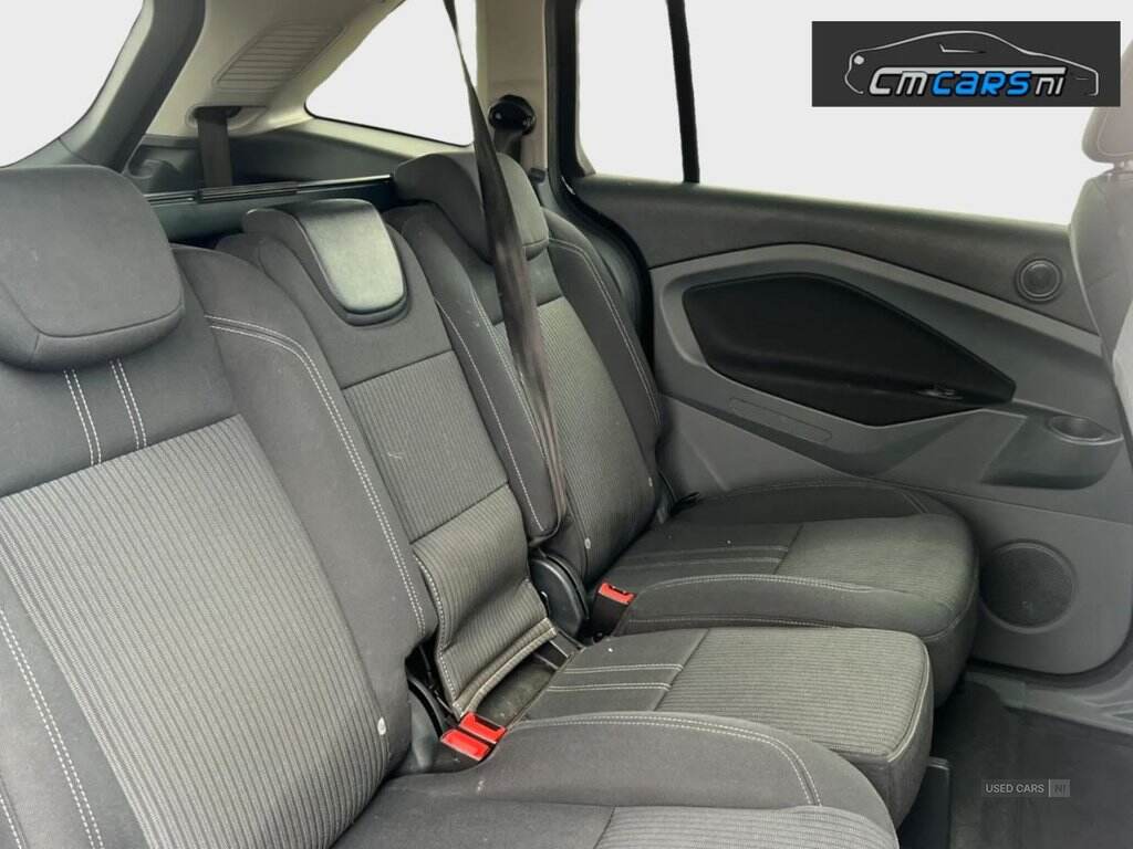 Oct 2011 Ford Grand C-MAX 1.6 Titanium 5dr