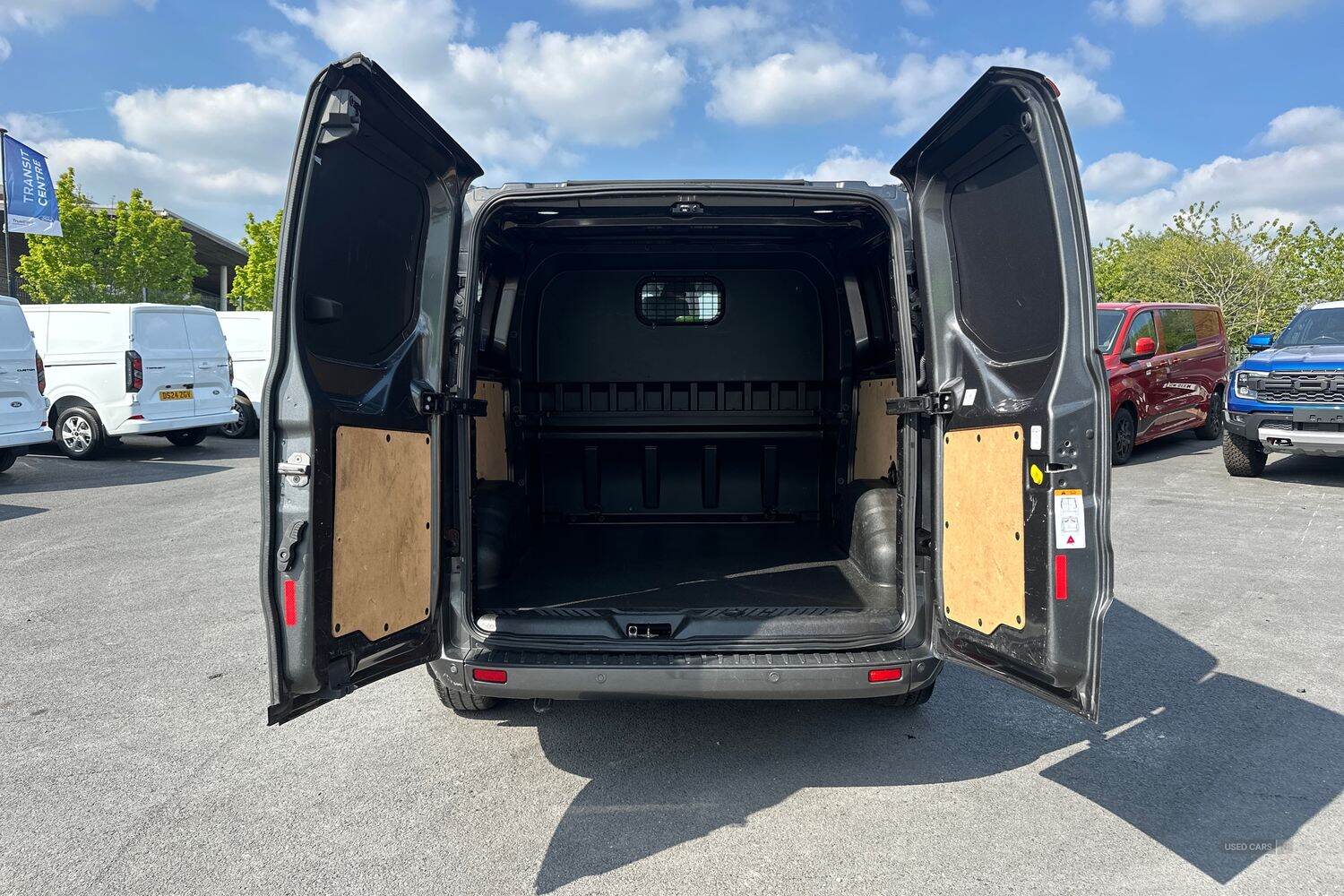 Nov 2022 Ford Transit Custom 2.0 EcoBlue 170ps Low Roof D/Cab Limited Van Auto