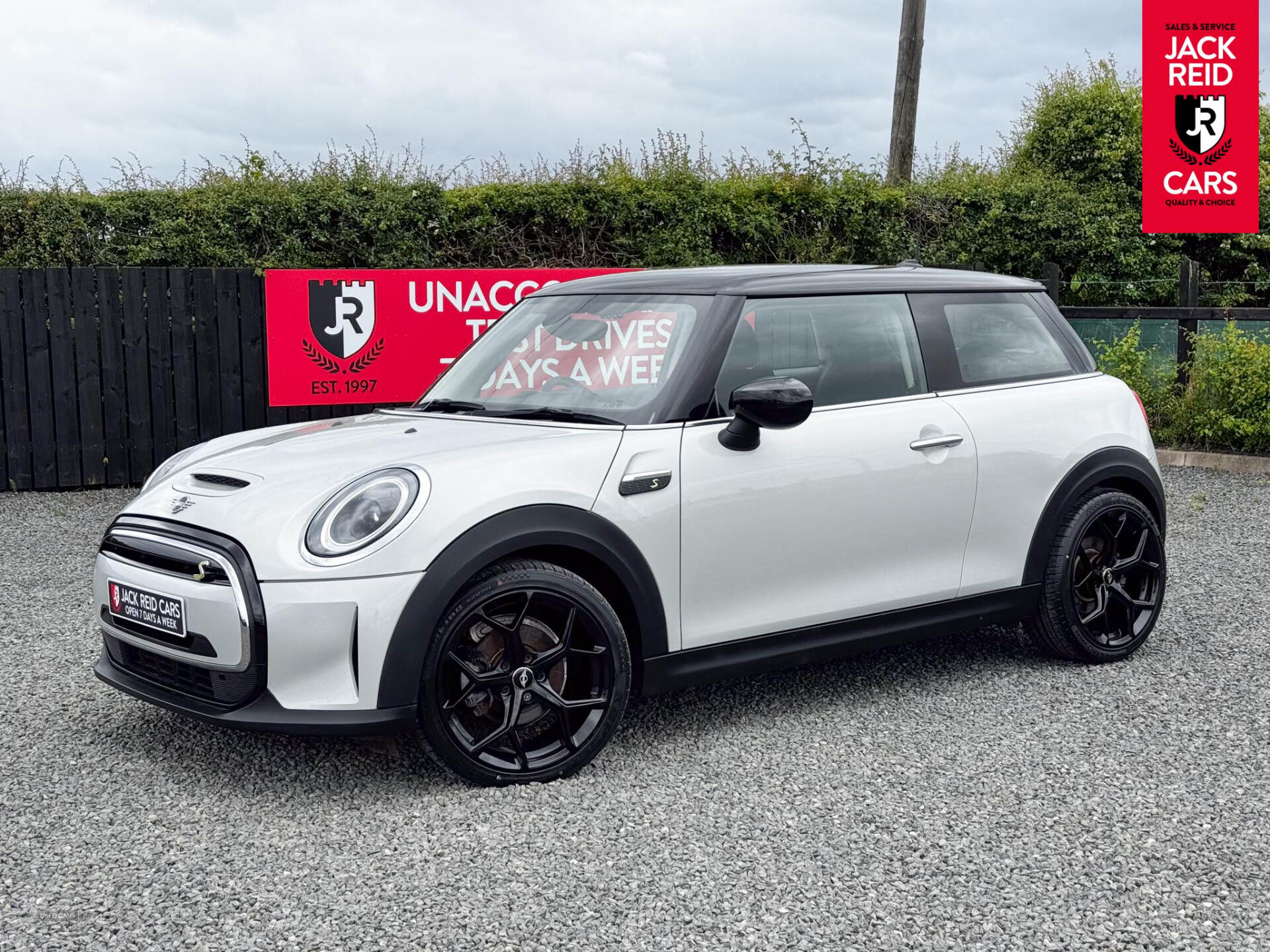 Oct 2021 MINI Hatch 135kW Cooper S Level 1 33kWh 3dr Auto