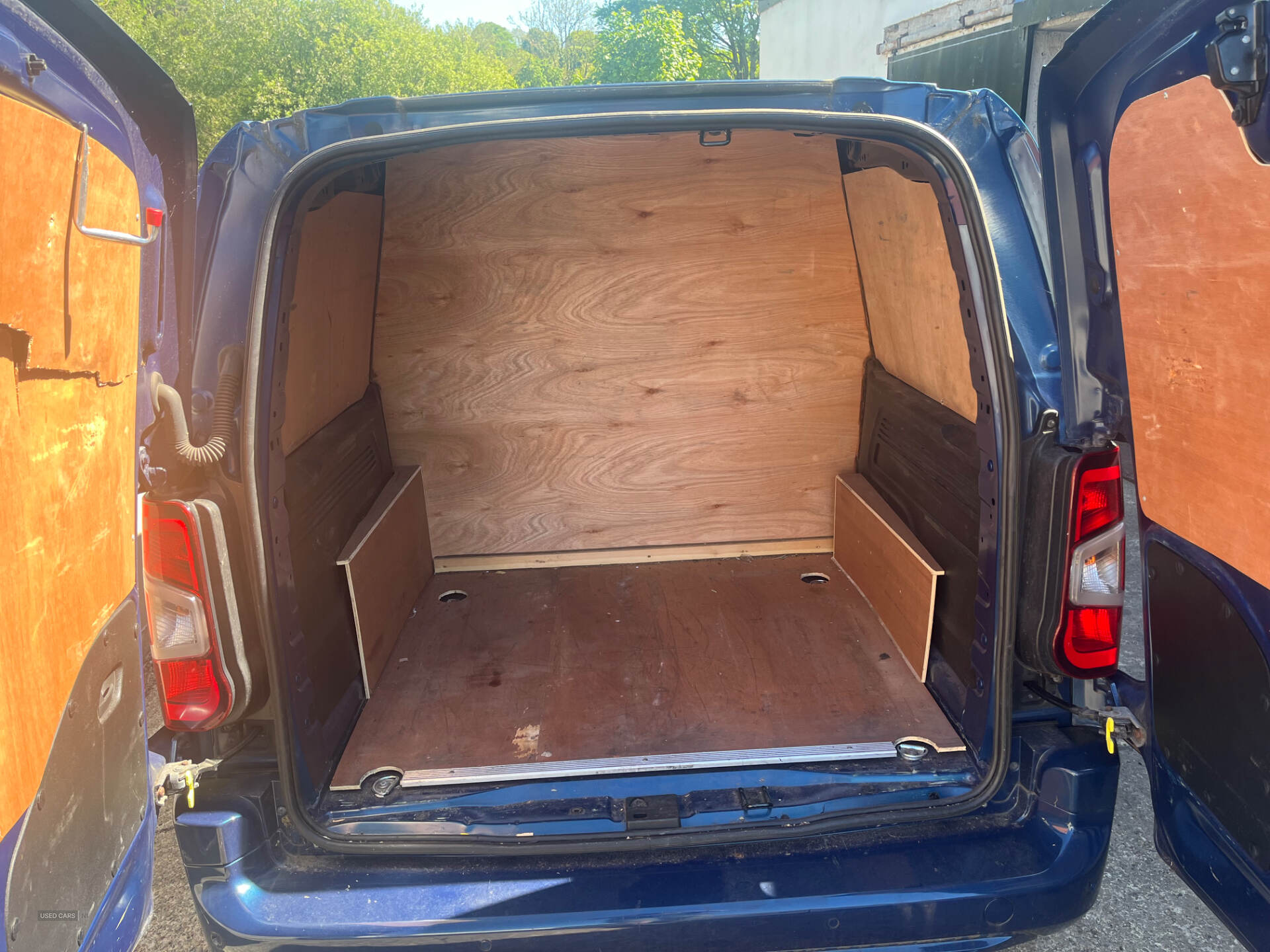 Jan 2020 Vauxhall Combo 2300 1.5 Turbo D 100ps H1 LE NAV Van