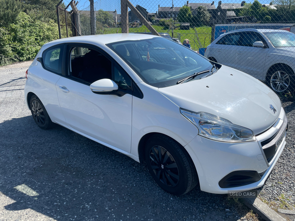Peugeot 208 HATCHBACK in Armagh