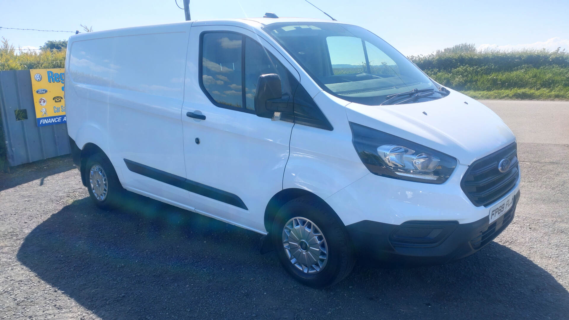 Nov 2019 Ford Transit Custom 2.0 EcoBlue 105ps Low Roof Leader Van