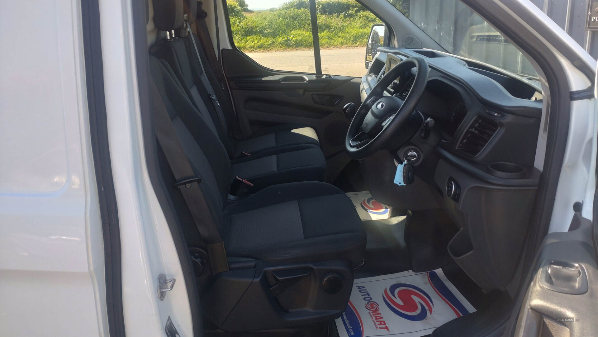 Nov 2019 Ford Transit Custom 2.0 EcoBlue 105ps Low Roof Leader Van