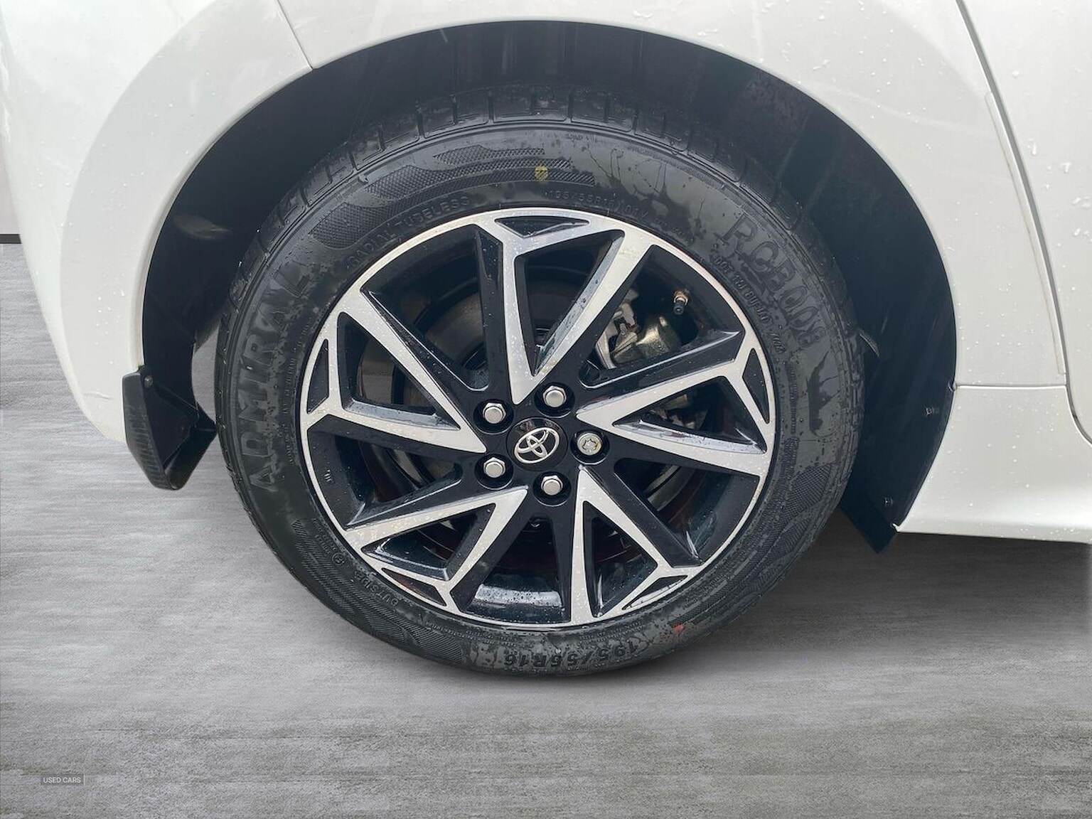 Nov 2021 Toyota Yaris 1.5 Hybrid Design 5Dr Cvt