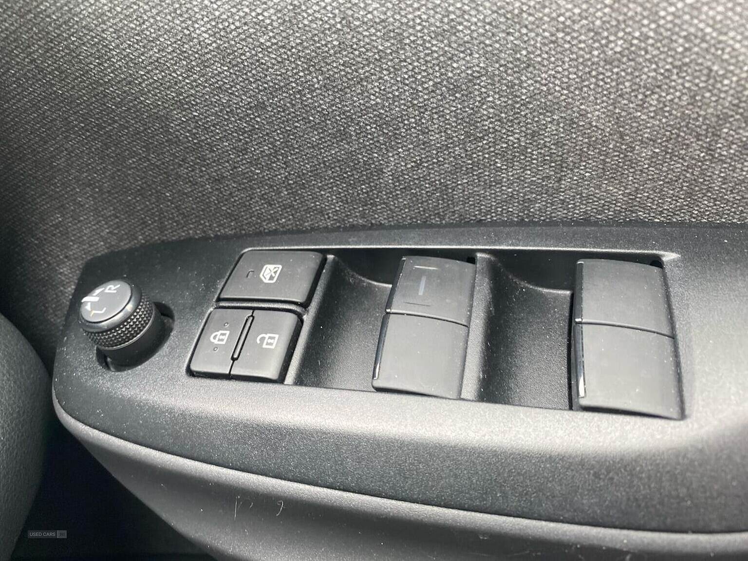 Nov 2021 Toyota Yaris 1.5 Hybrid Design 5Dr Cvt