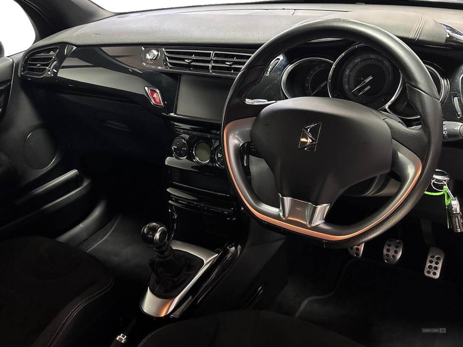 Nov 2017 DS DS3 1.2 Puretech 130 Performance Line 3Dr