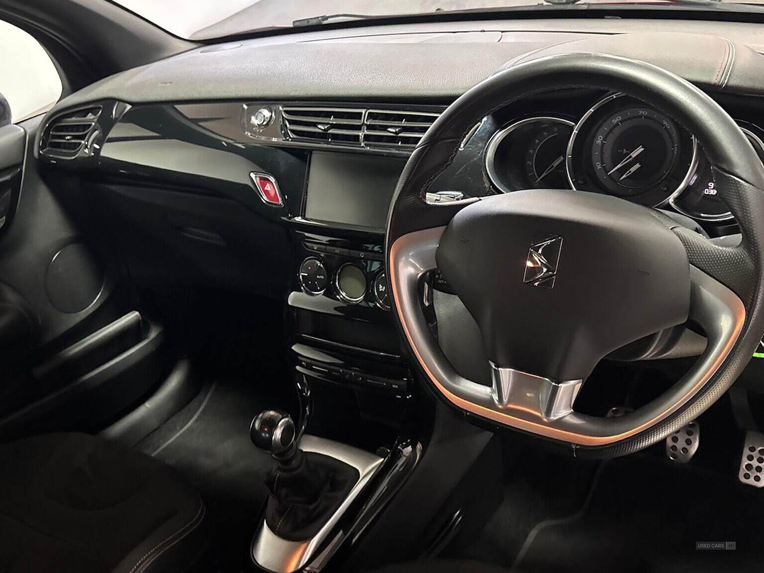 Nov 2017 DS DS3 1.2 Puretech 130 Performance Line 3Dr