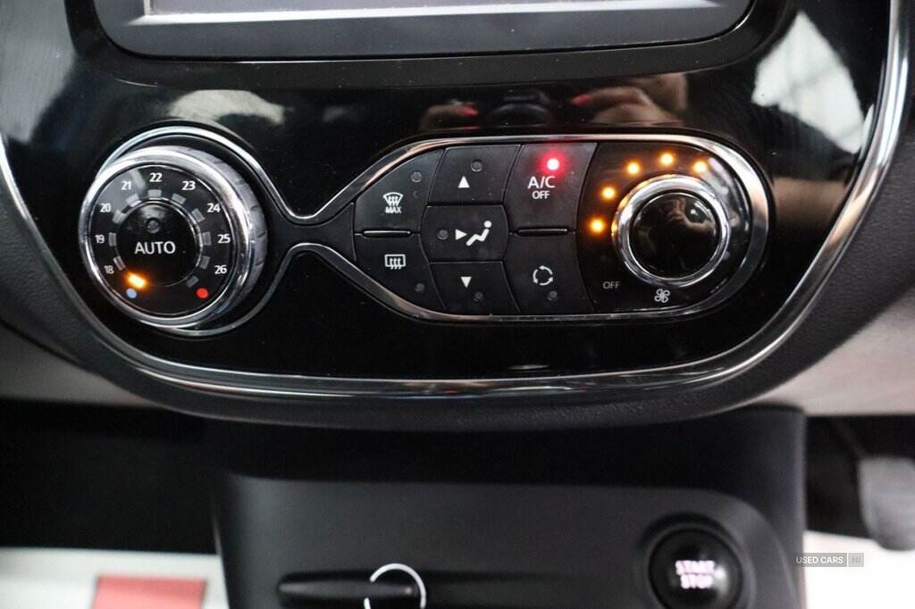 Apr 2016 Renault Captur 1.5 dCi 90 Dynamique Nav 5dr