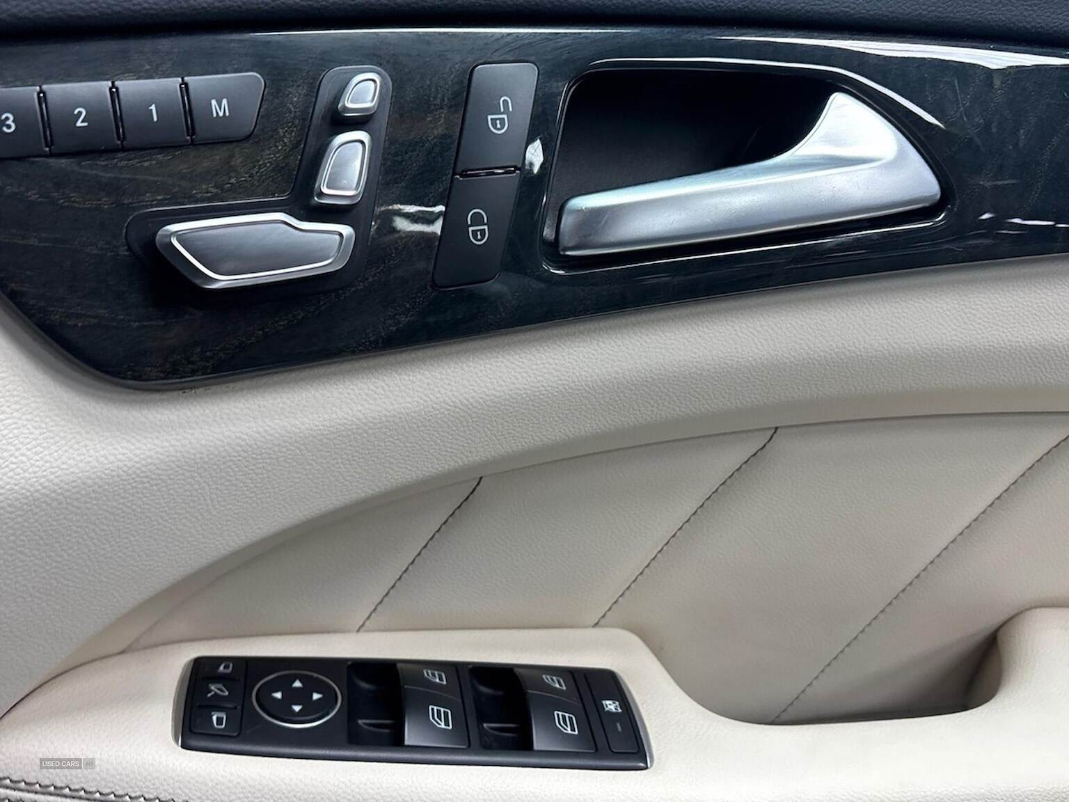 May 2015 Mercedes-Benz CLS 220 Bluetec Amg Line Premium 4Dr 7G-Tronic