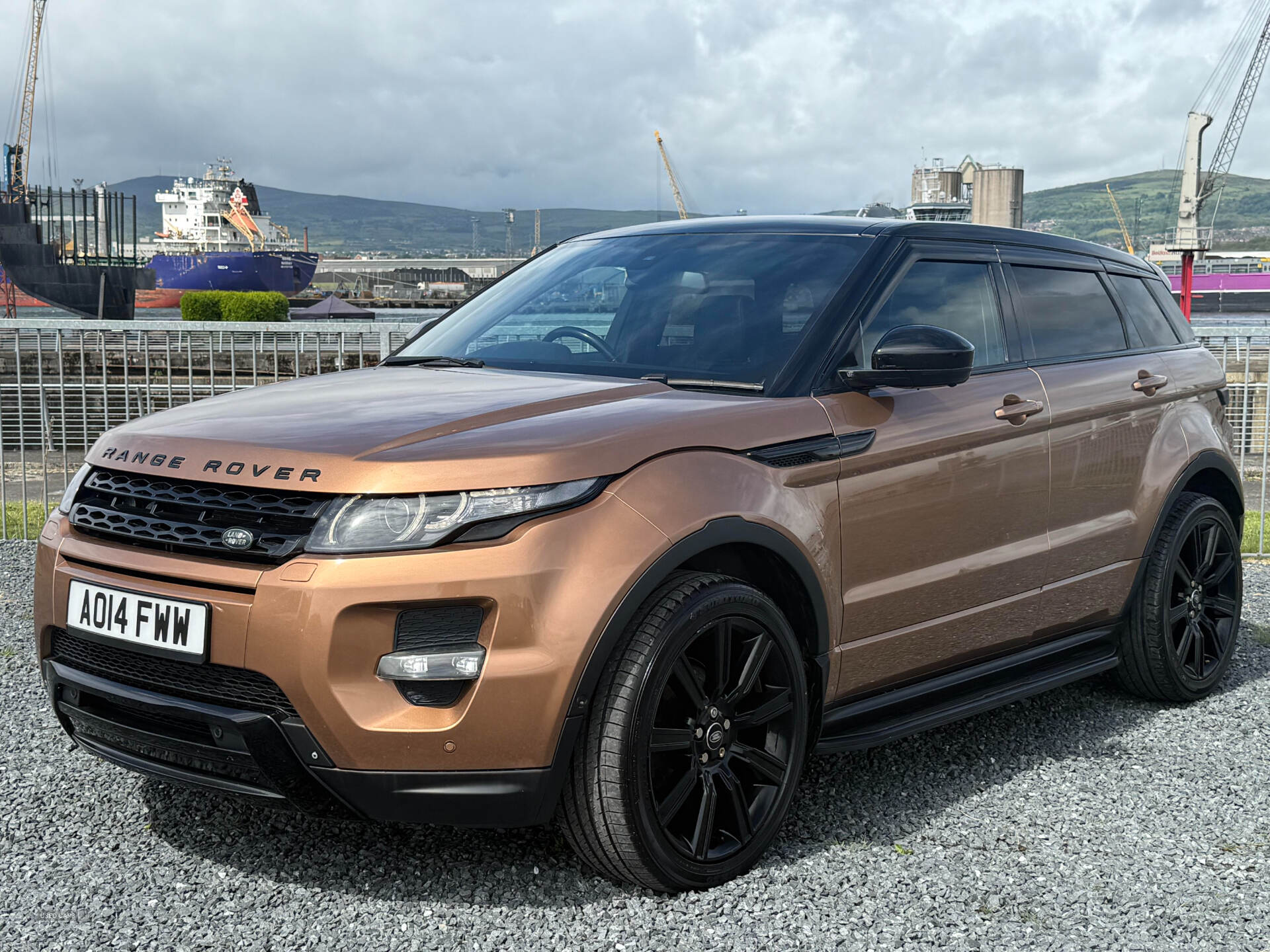 Apr 2014 Land Rover Range Rover Evoque 2.2 SD4 Dynamic 5dr Auto [9]