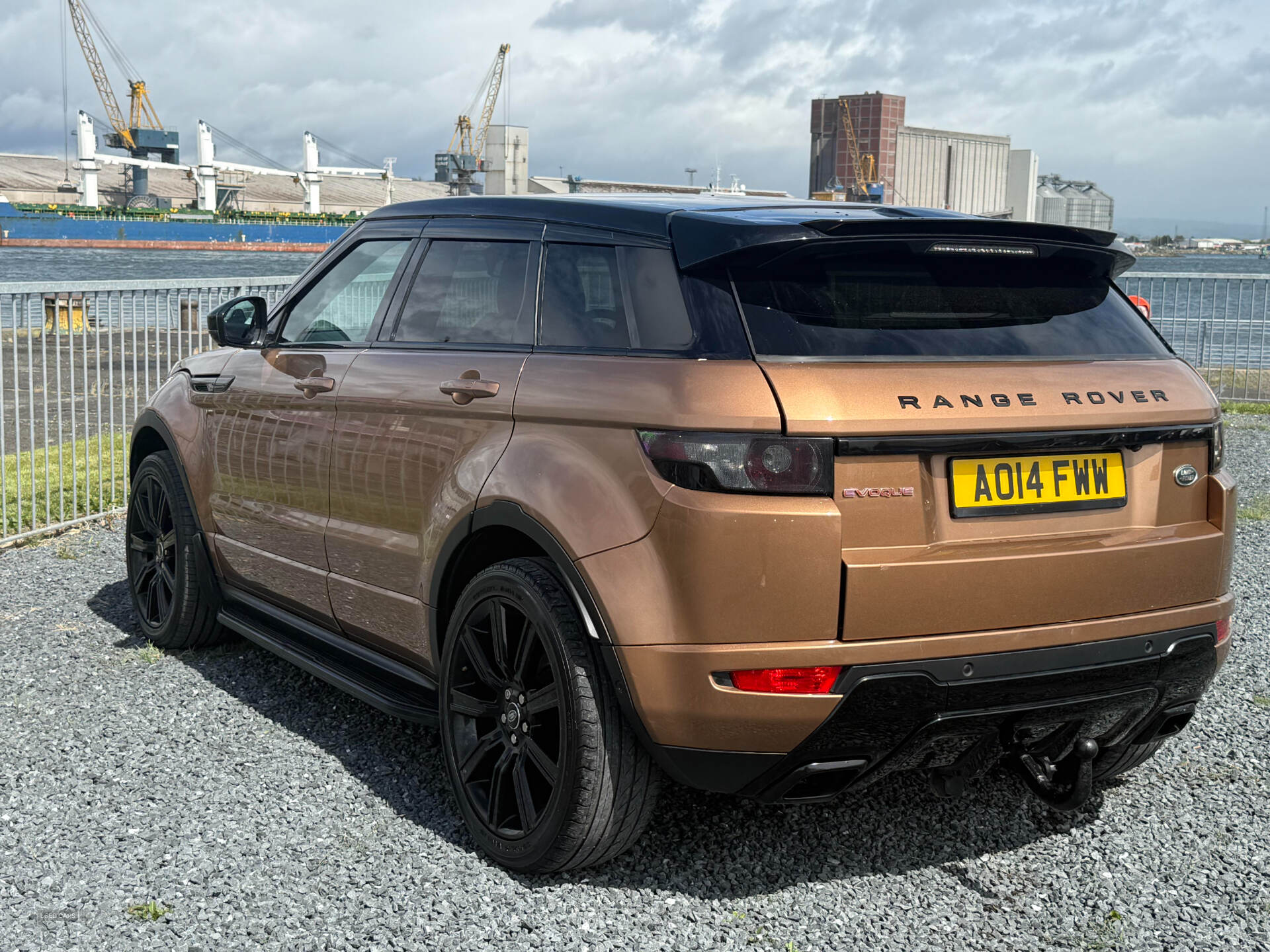 Apr 2014 Land Rover Range Rover Evoque 2.2 SD4 Dynamic 5dr Auto [9]