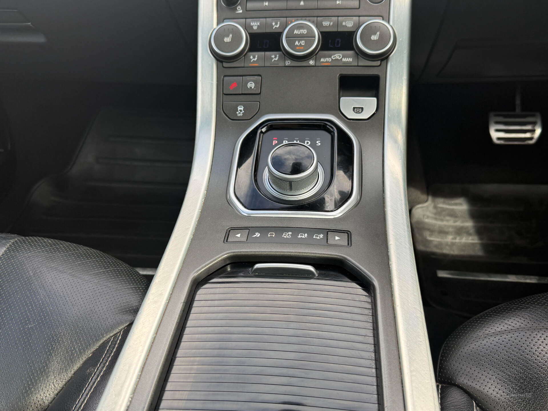 Apr 2014 Land Rover Range Rover Evoque 2.2 SD4 Dynamic 5dr Auto [9]