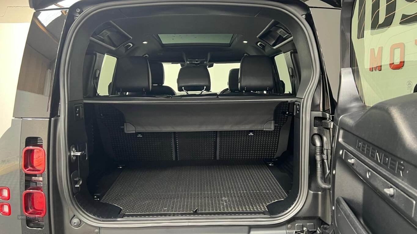 Jul 2024 Land Rover Defender 3.0 D250 X-Dynamic SE 110 5dr Auto