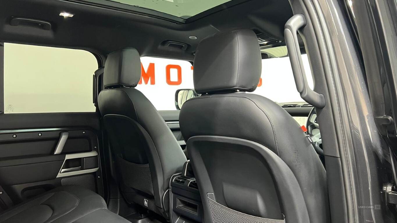 Jul 2024 Land Rover Defender 3.0 D250 X-Dynamic SE 110 5dr Auto