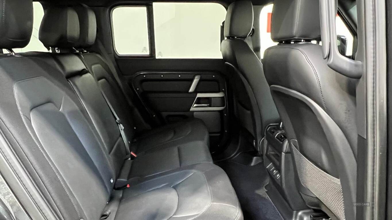 Jul 2024 Land Rover Defender 3.0 D250 X-Dynamic SE 110 5dr Auto
