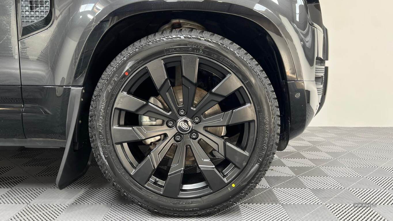Jul 2024 Land Rover Defender 3.0 D250 X-Dynamic SE 110 5dr Auto