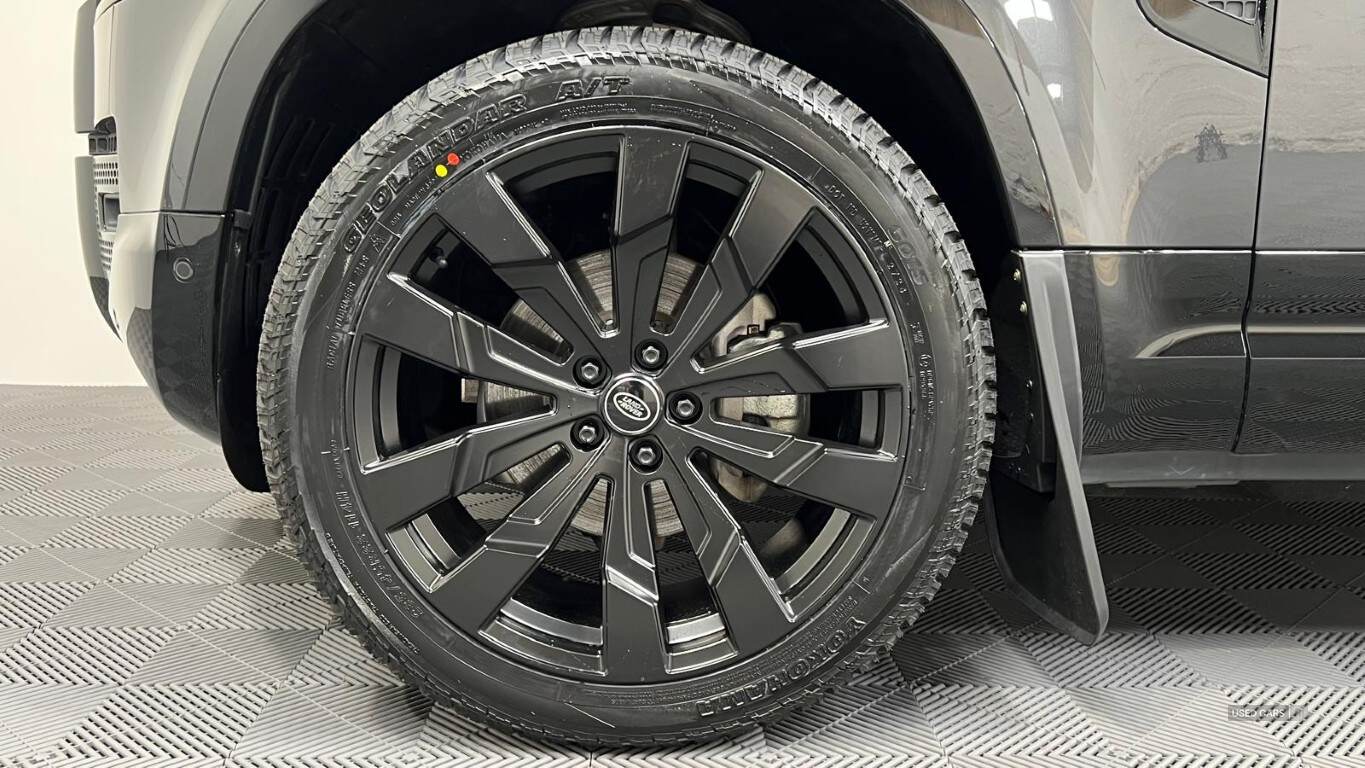 Jul 2024 Land Rover Defender 3.0 D250 X-Dynamic SE 110 5dr Auto