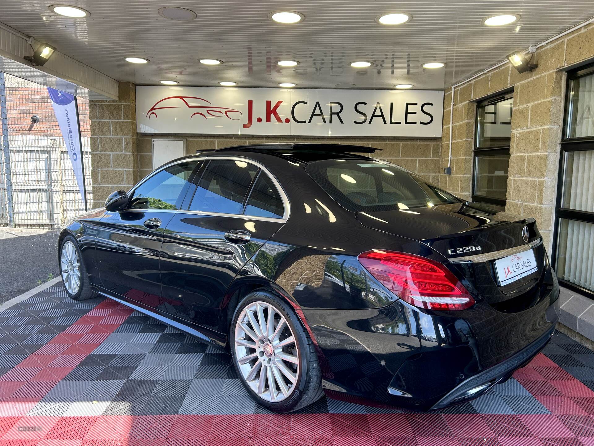 Sep 2016 Mercedes C-Class C220d AMG Line Premium 4dr Auto