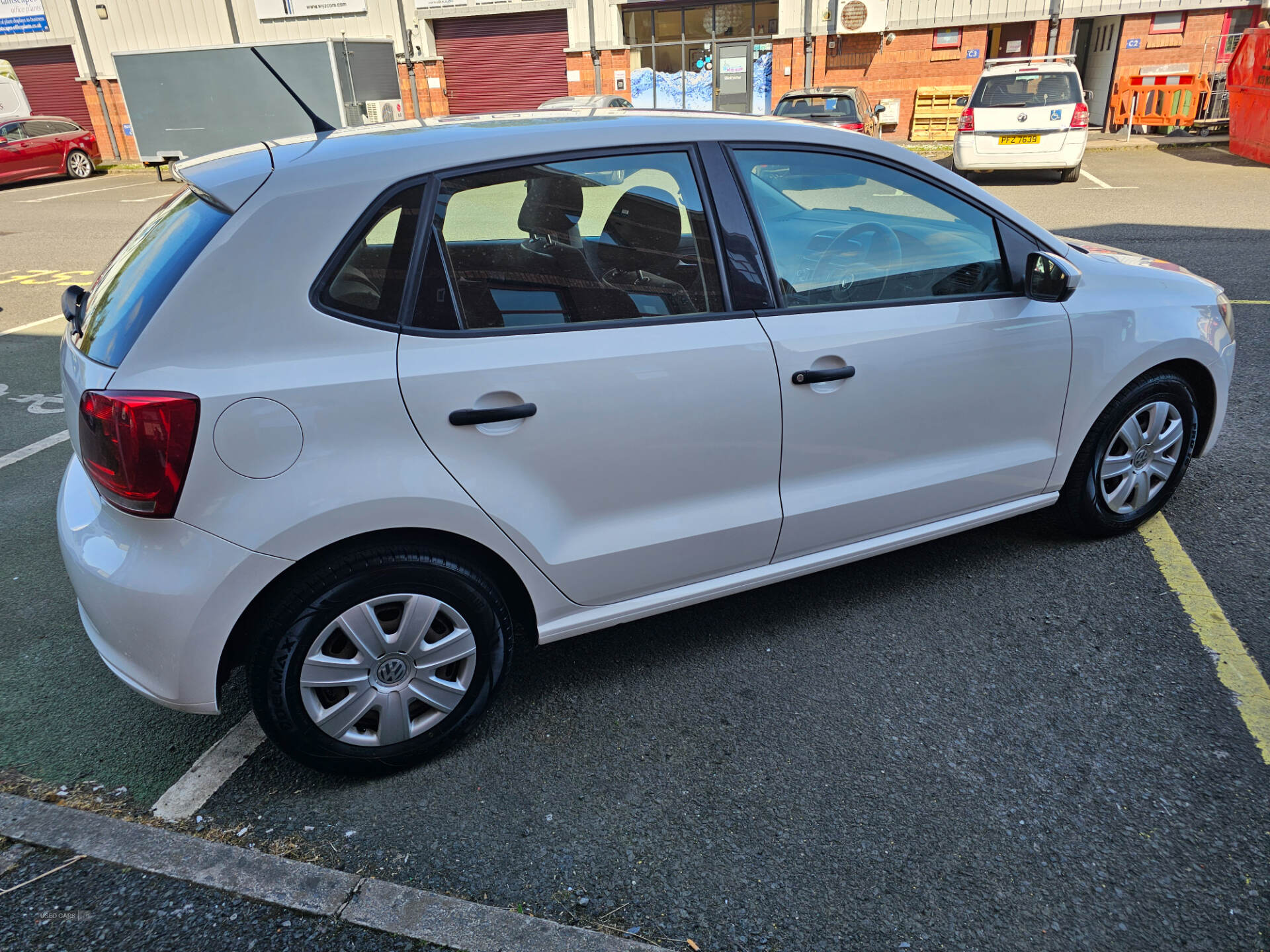 Volkswagen Polo HATCHBACK in Down