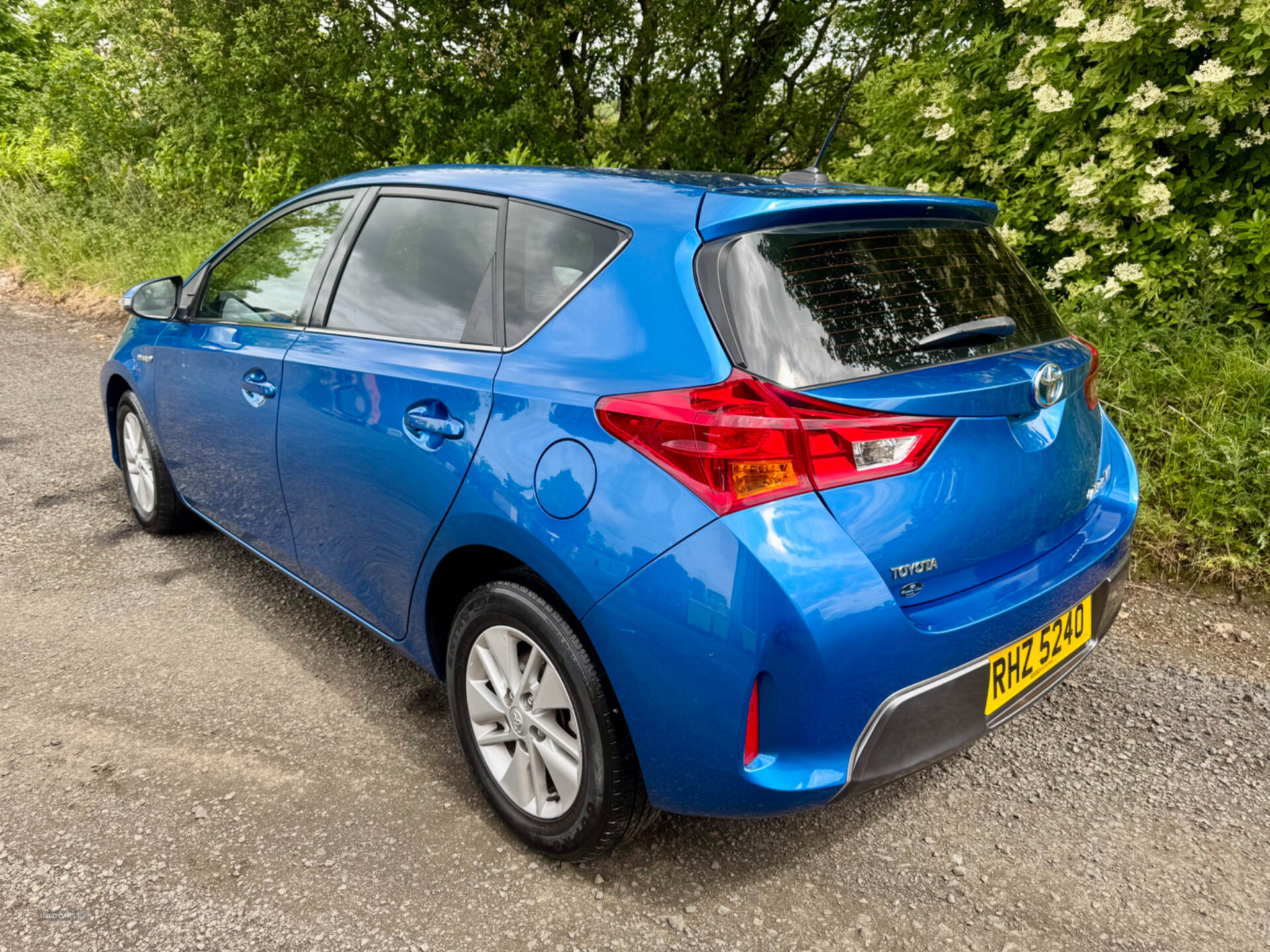 Oct 2013 Toyota Auris 1.8 VVTi Hybrid Icon 5dr CVT Auto