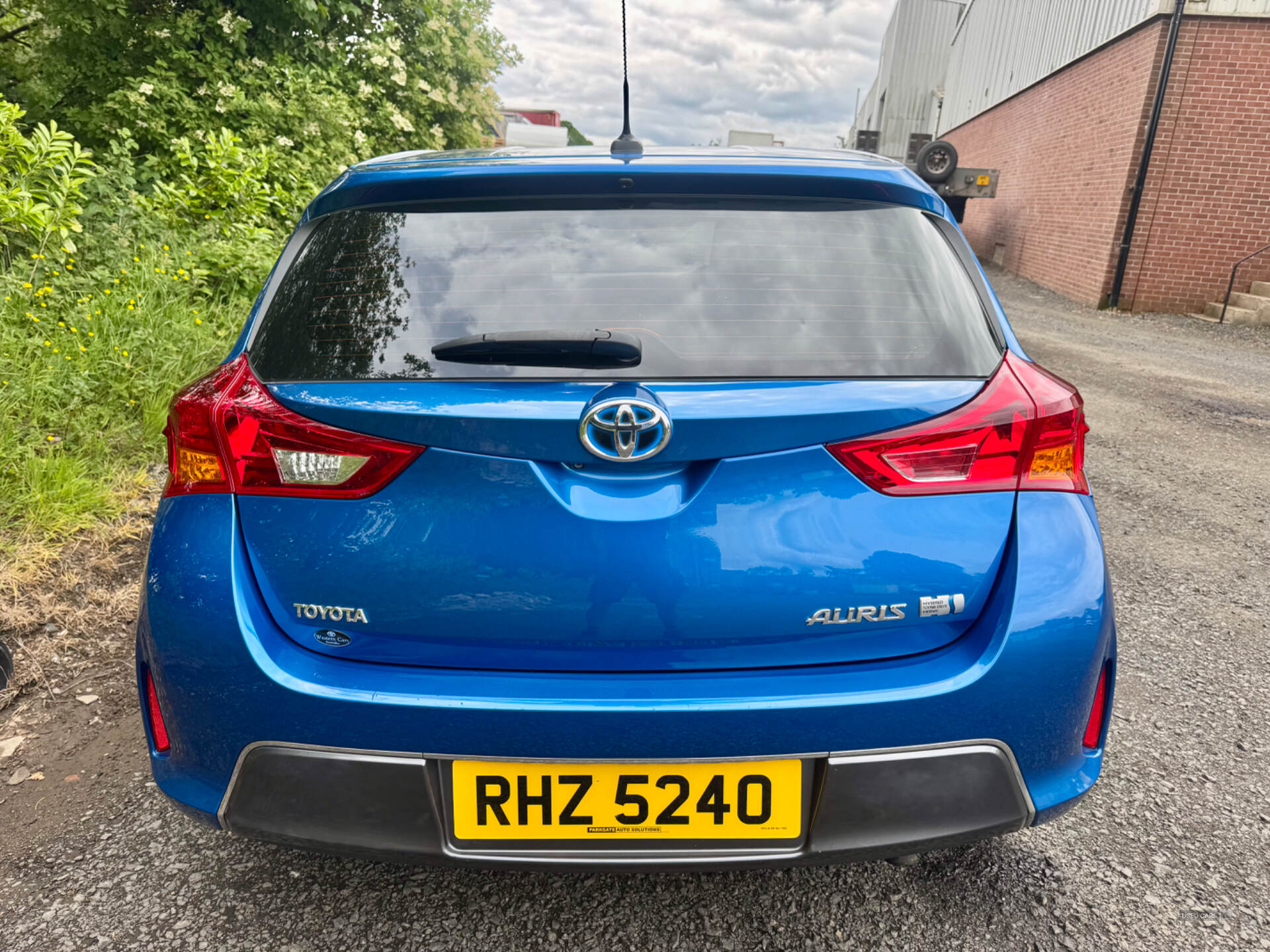 Oct 2013 Toyota Auris 1.8 VVTi Hybrid Icon 5dr CVT Auto