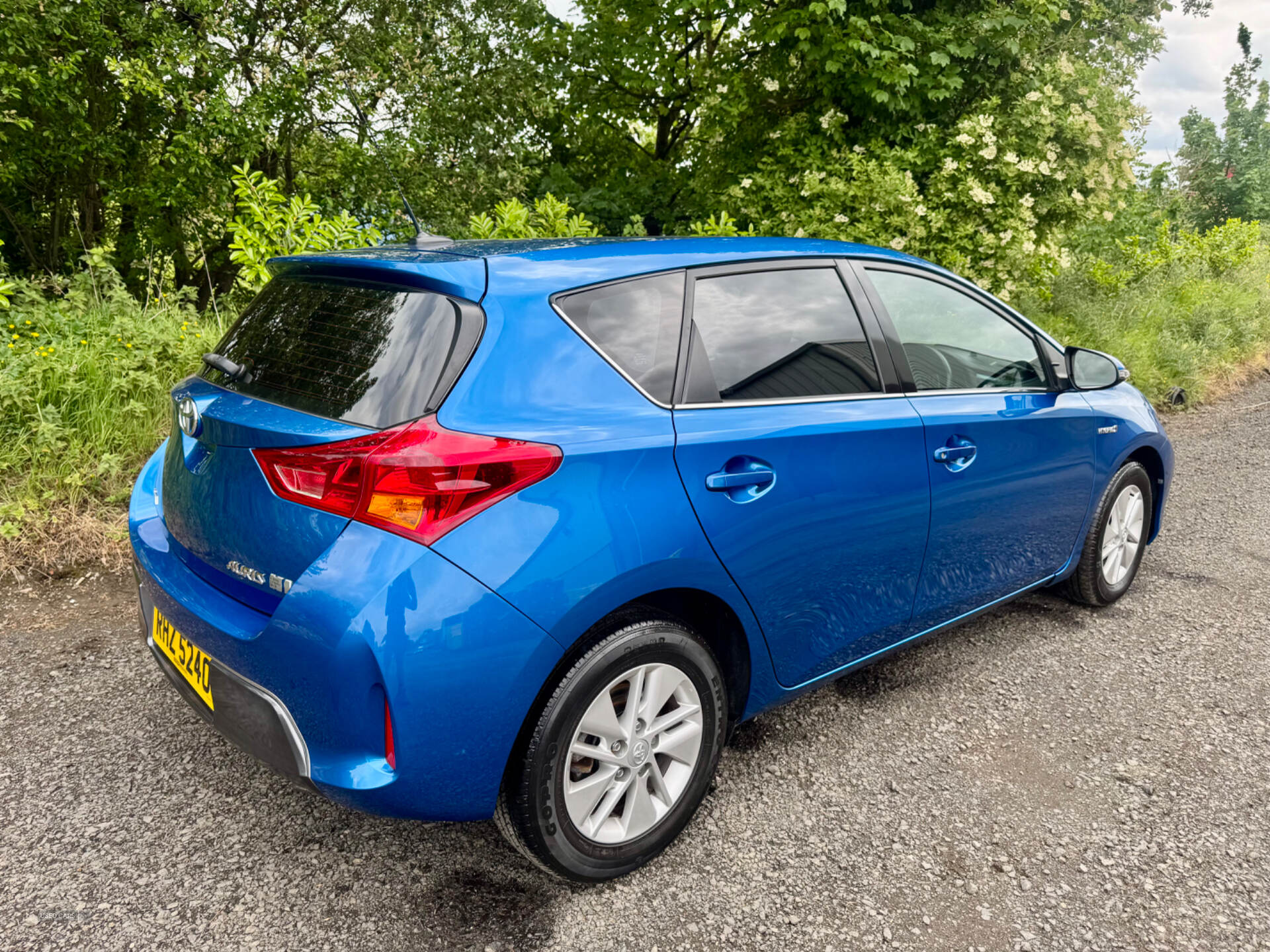 Oct 2013 Toyota Auris 1.8 VVTi Hybrid Icon 5dr CVT Auto