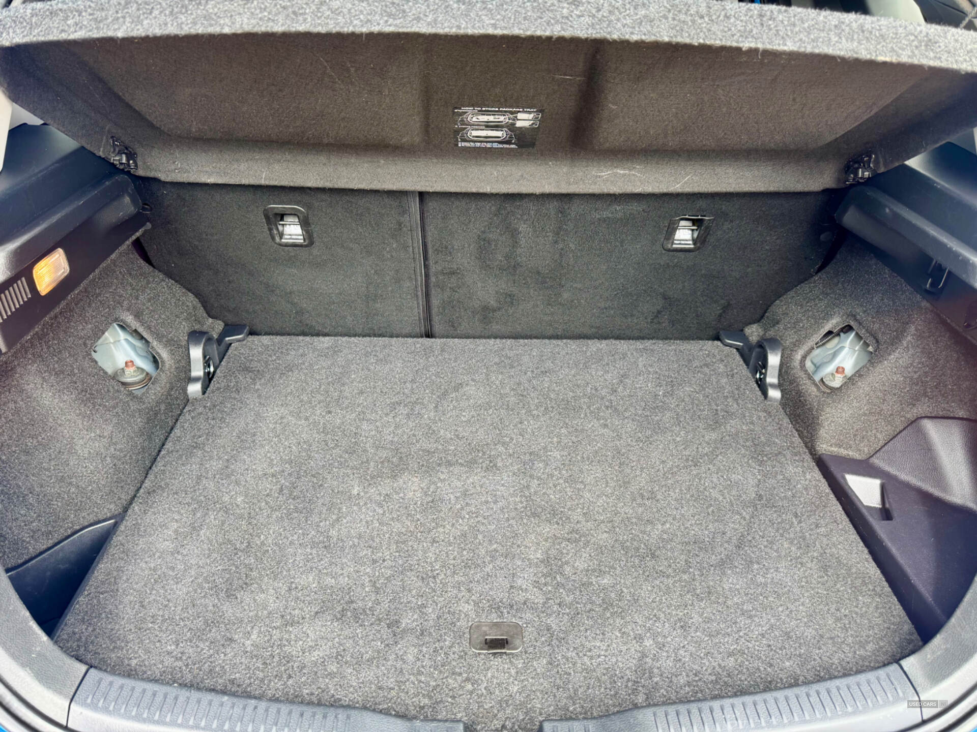Oct 2013 Toyota Auris 1.8 VVTi Hybrid Icon 5dr CVT Auto
