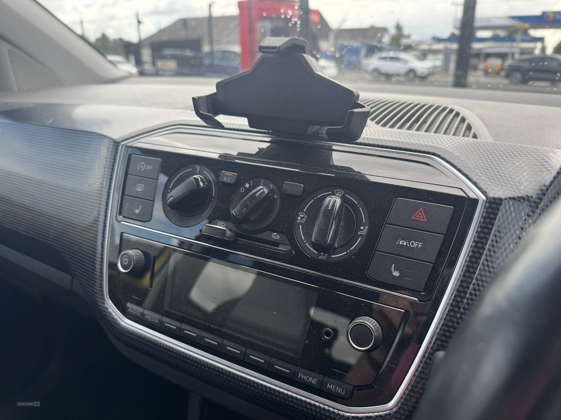 Car Thumbnail 16