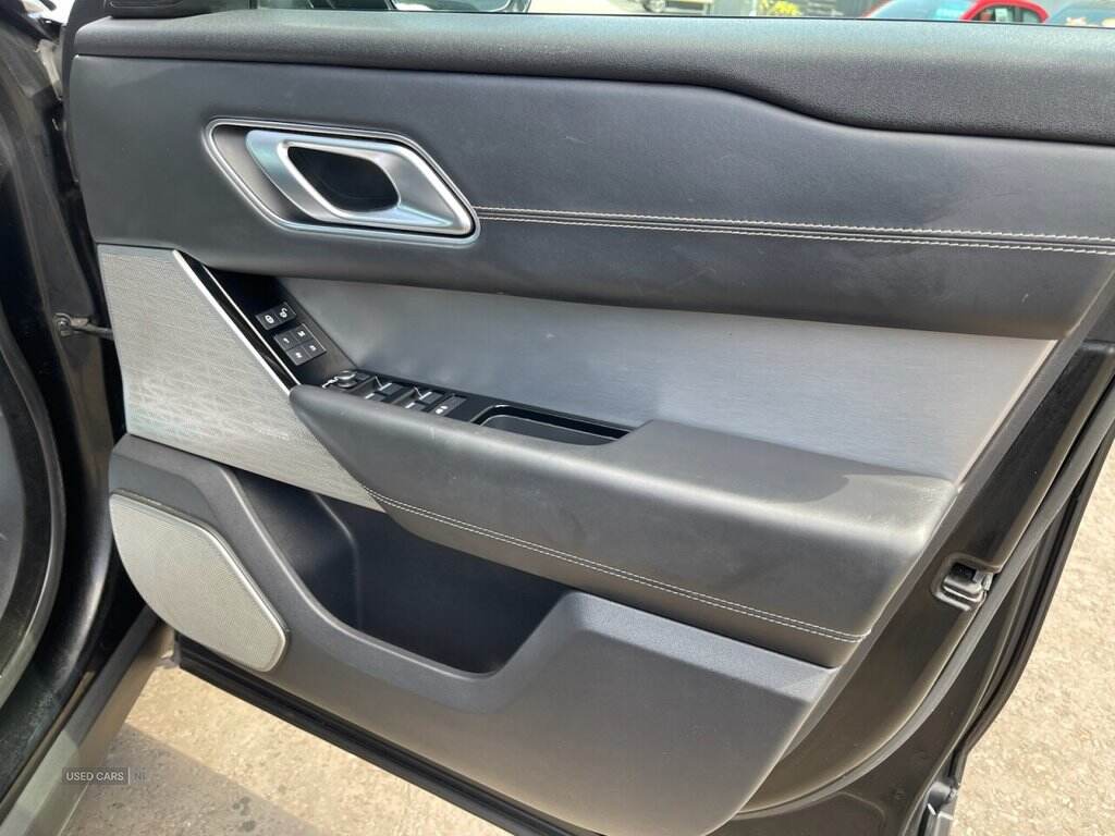 Mar 2019 Land Rover Range Rover Velar 2.0 D240 R-Dynamic HSE 5dr Auto