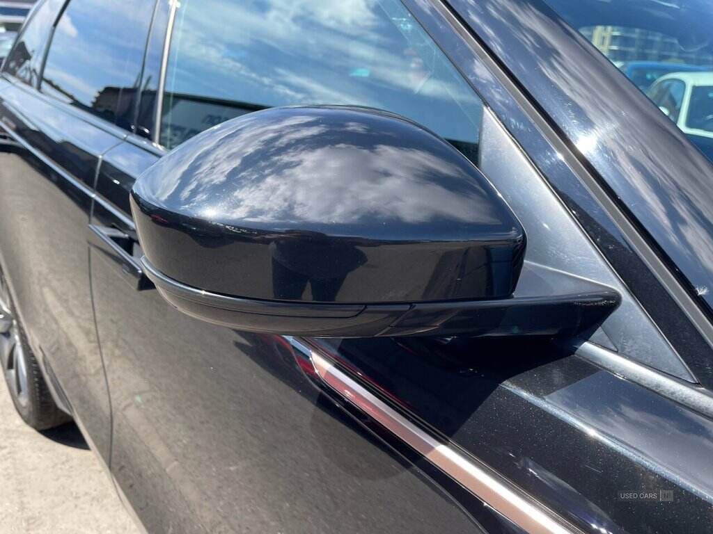 Mar 2019 Land Rover Range Rover Velar 2.0 D240 R-Dynamic HSE 5dr Auto