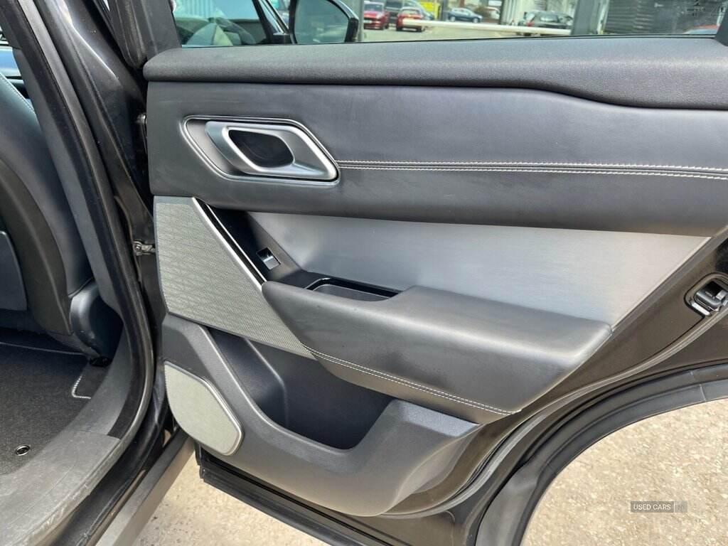 Mar 2019 Land Rover Range Rover Velar 2.0 D240 R-Dynamic HSE 5dr Auto