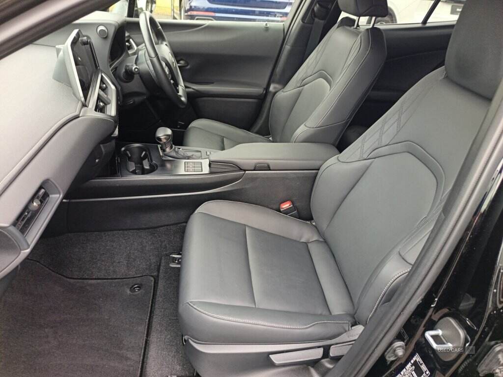 May 2023 Lexus UX 250h 2.0 F-Sport Design 5dr CVT