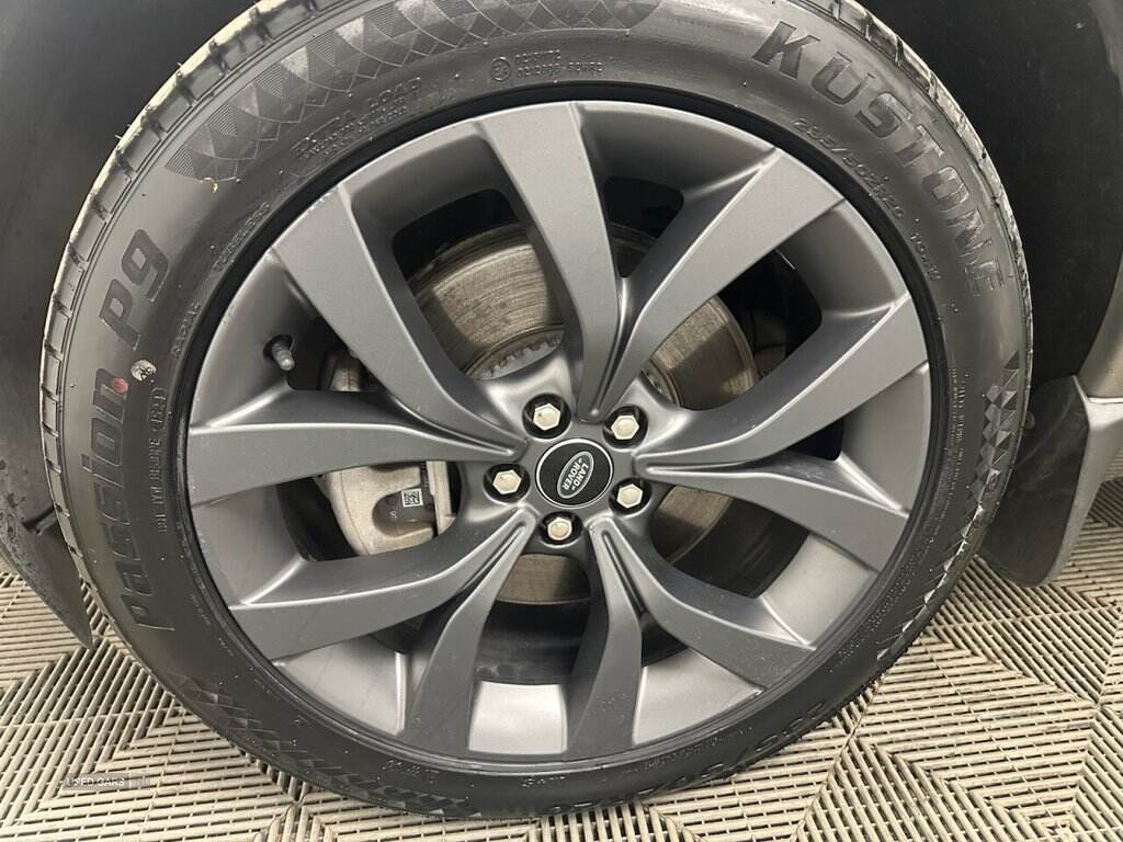 Sep 2021 Land Rover Discovery Sport 1.5 P300e R-Dynamic SE 5dr Auto [5 Seat]