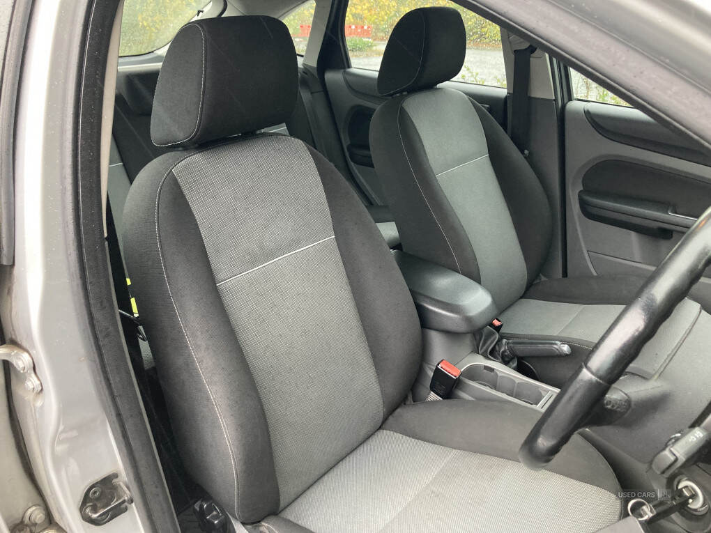 Feb 2010 Ford Focus 1.6 TDCi Zetec 5dr [110] [DPF]