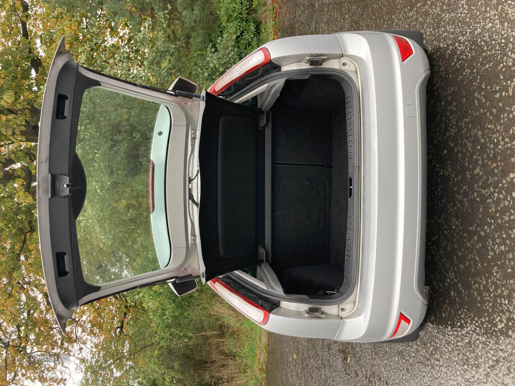 Feb 2010 Ford Focus 1.6 TDCi Zetec 5dr [110] [DPF]
