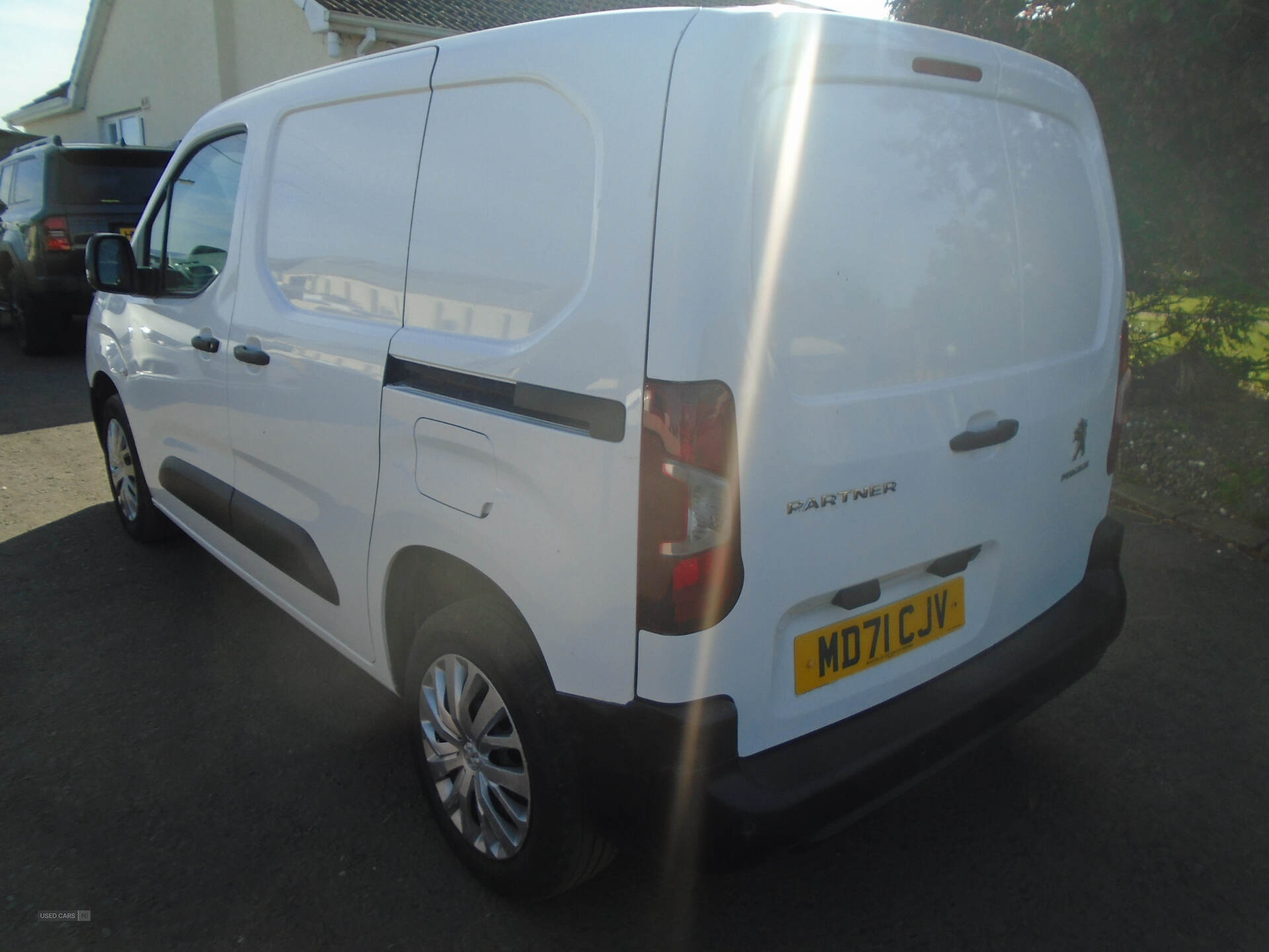 Feb 2022 Peugeot Partner 1000 1.5 BlueHDi 100 Professional Prem Van [6 Spd]