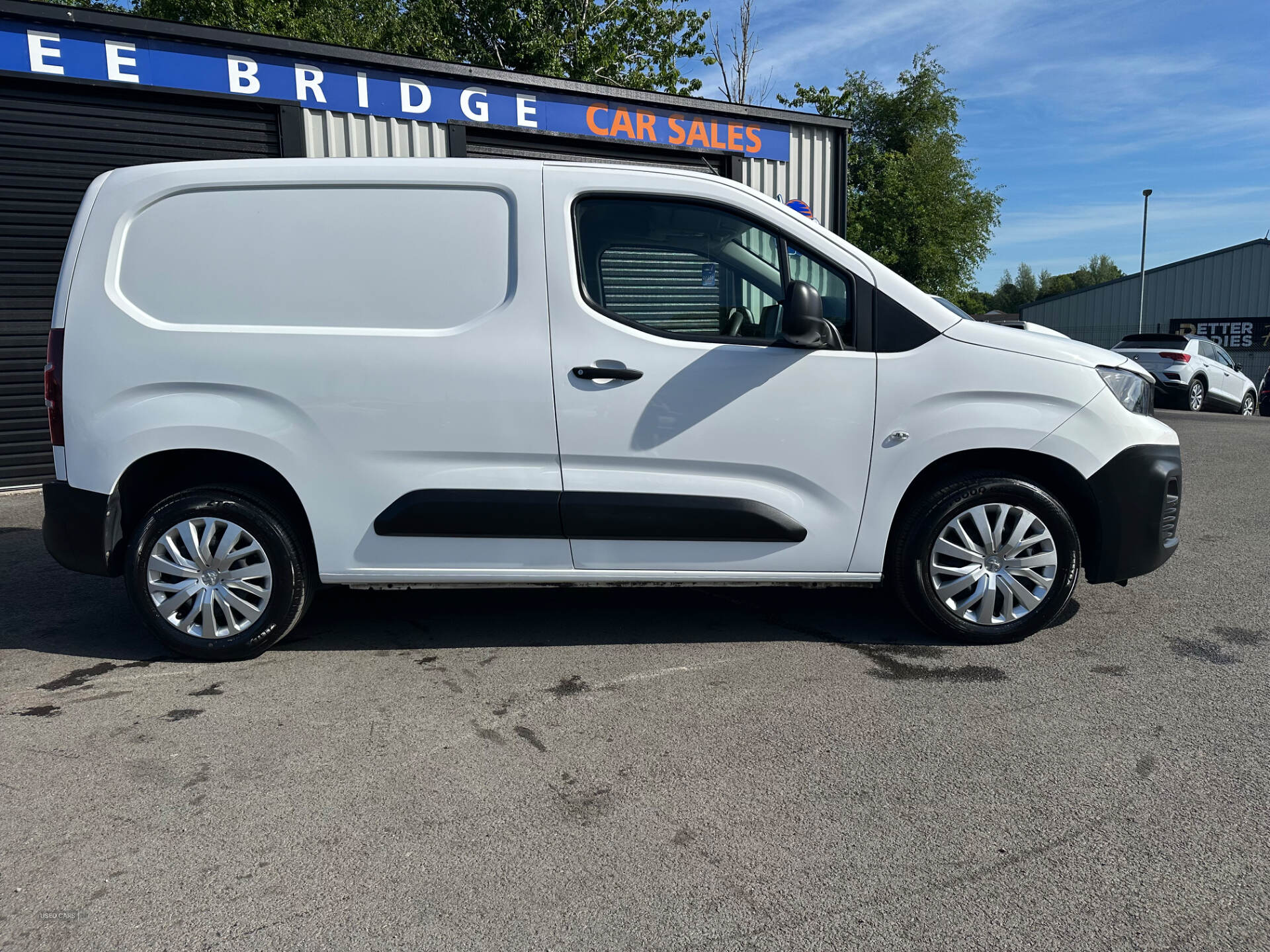 Jan 2021 Peugeot Partner 1000 1.5 BlueHDi 100 Professional Van