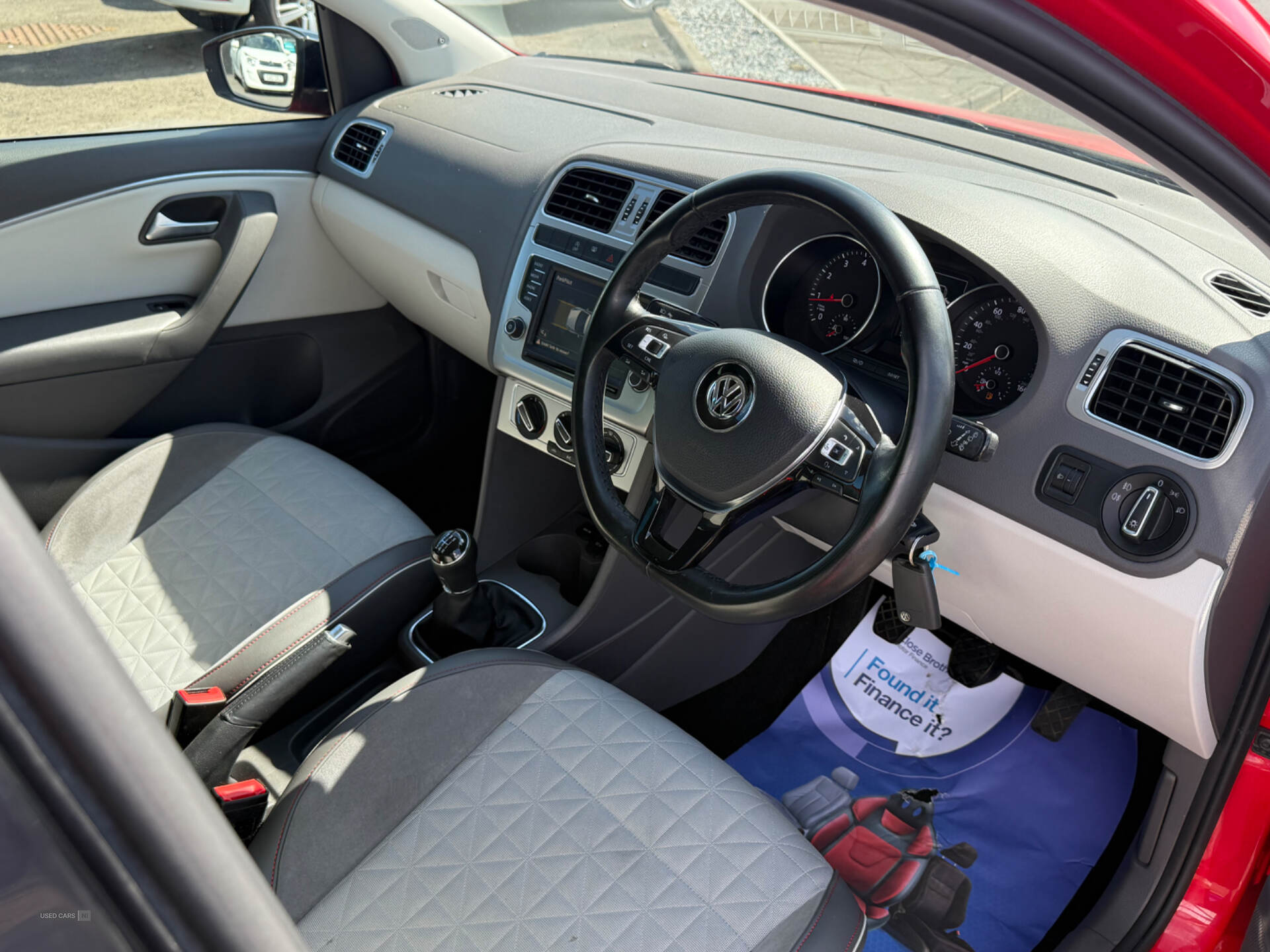 Volkswagen Polo HATCHBACK in Down