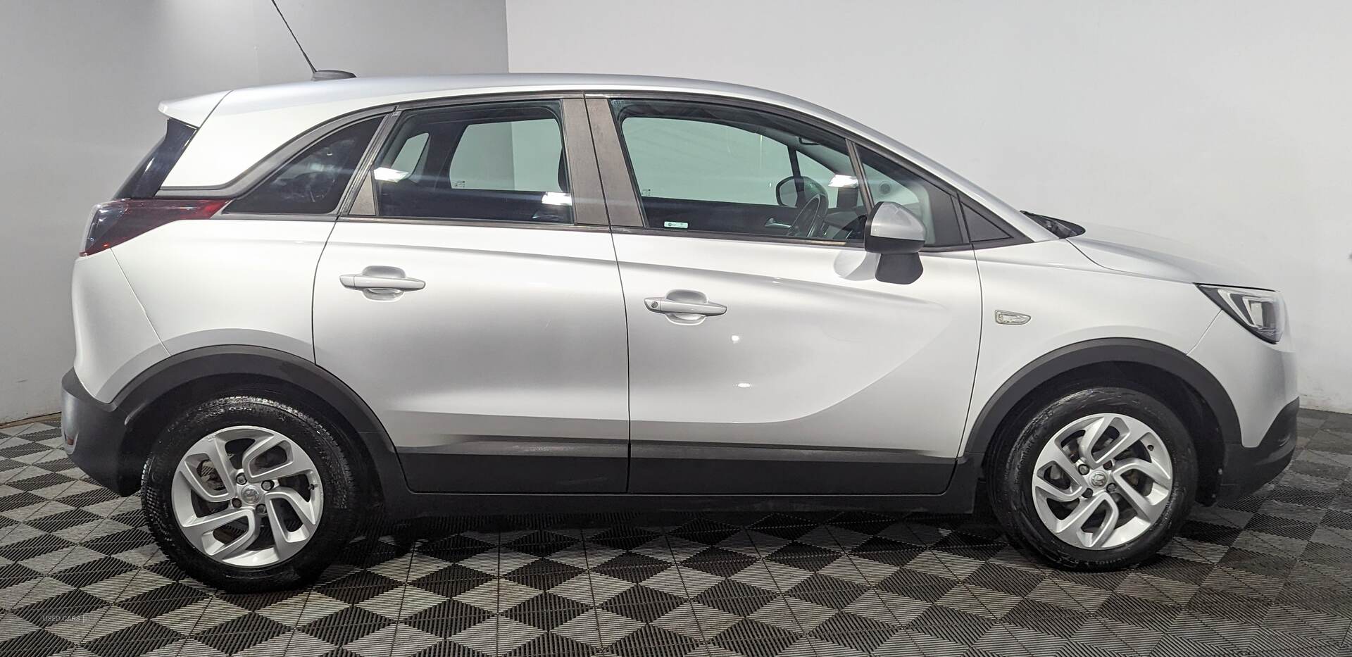 Mar 2018 Vauxhall Crossland X 1.6 Turbo D ecoTec SE Nav 5dr [Start Stop]
