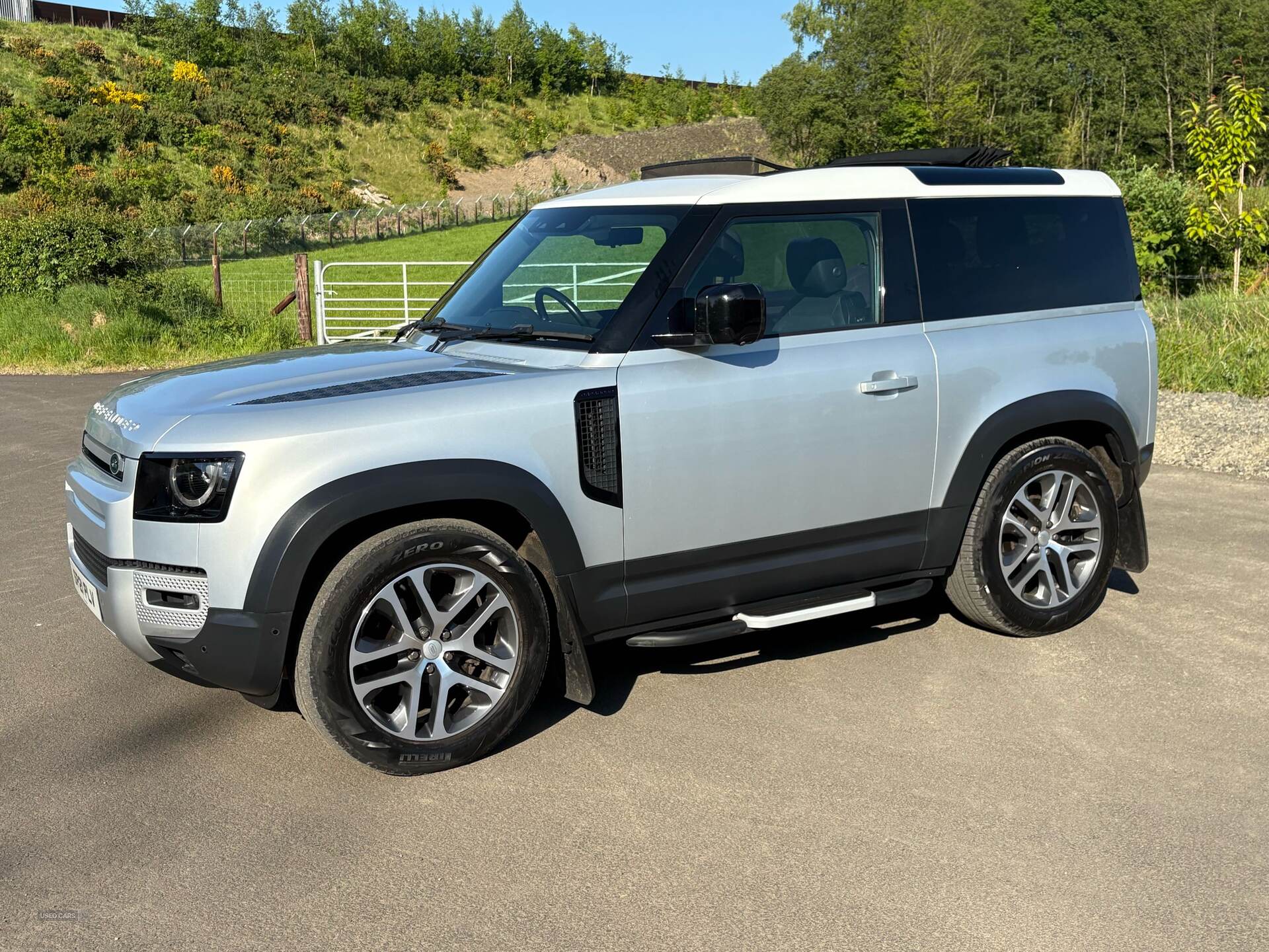 May 2021 Land Rover Defender 3.0 D250 First Edition 90 3dr Auto [6 Seat]