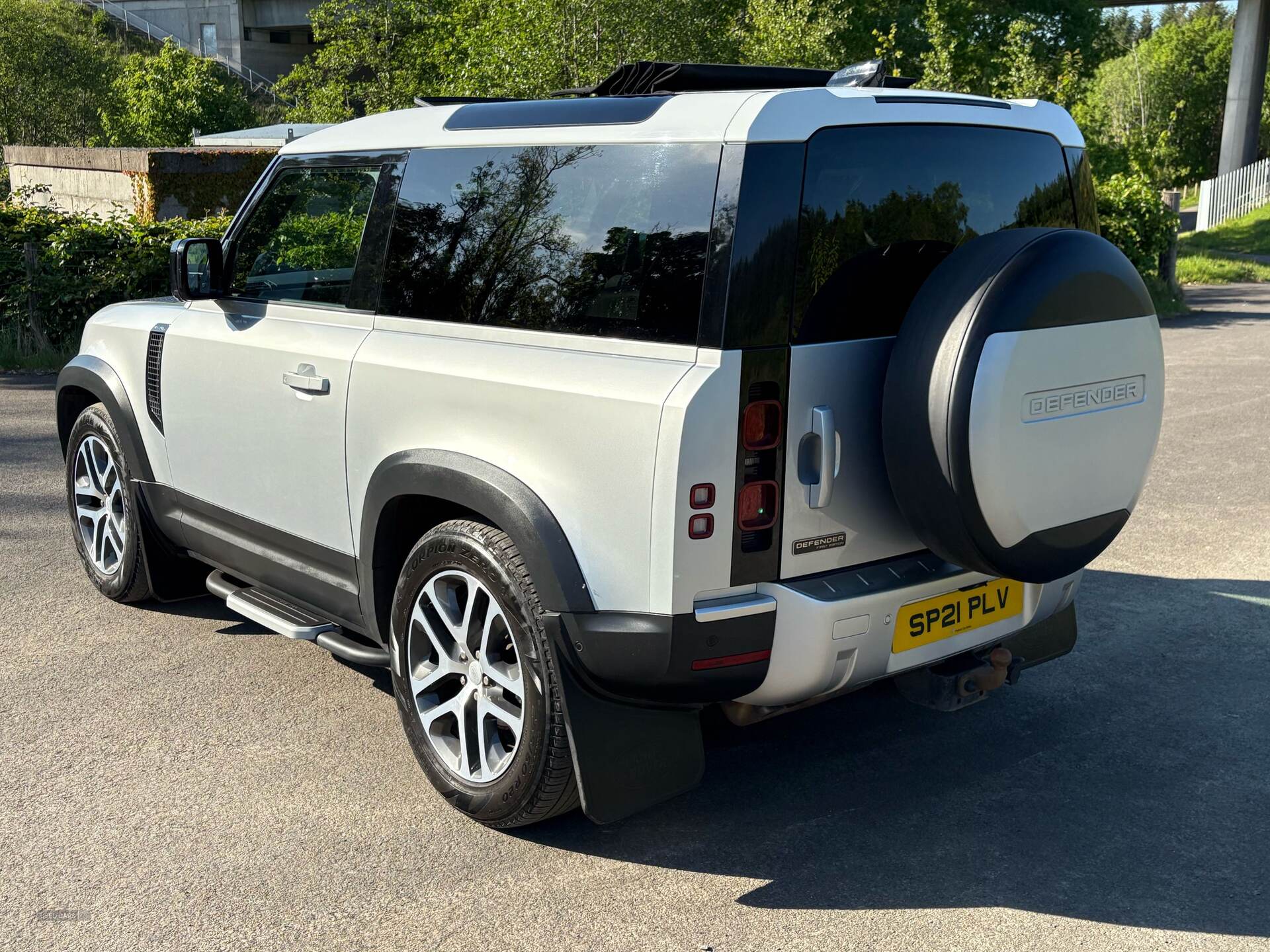 May 2021 Land Rover Defender 3.0 D250 First Edition 90 3dr Auto [6 Seat]