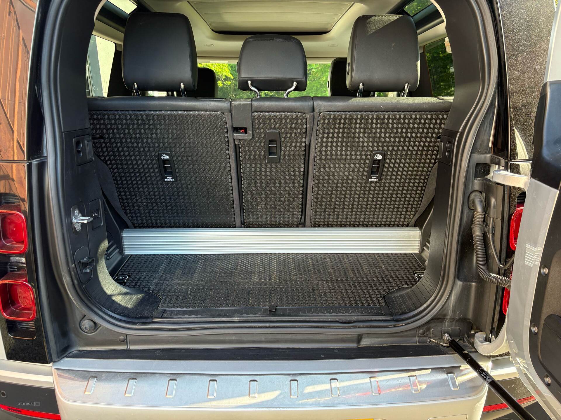 May 2021 Land Rover Defender 3.0 D250 First Edition 90 3dr Auto [6 Seat]