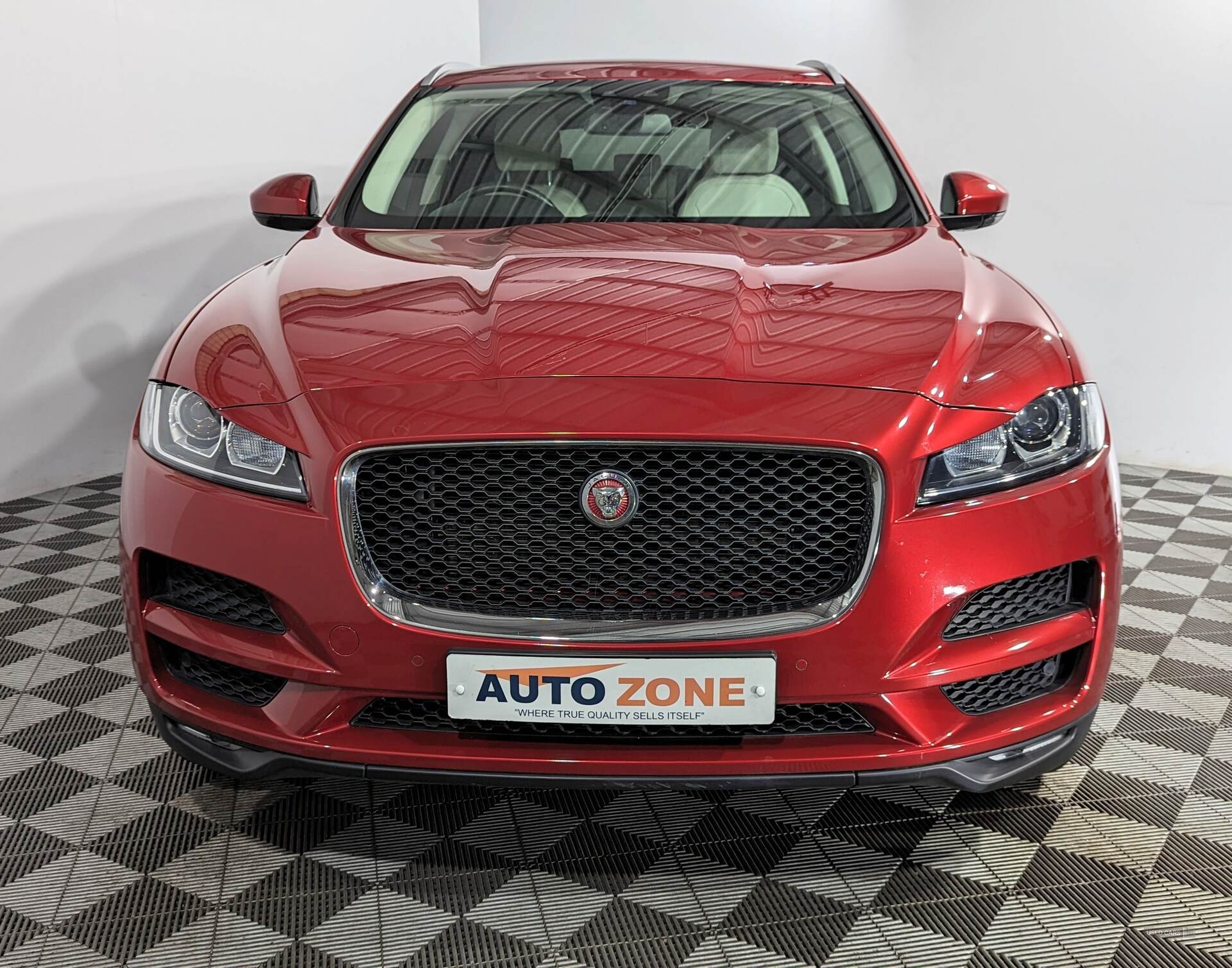 Jul 2017 Jaguar F-Pace 2.0d Prestige 5dr Auto AWD