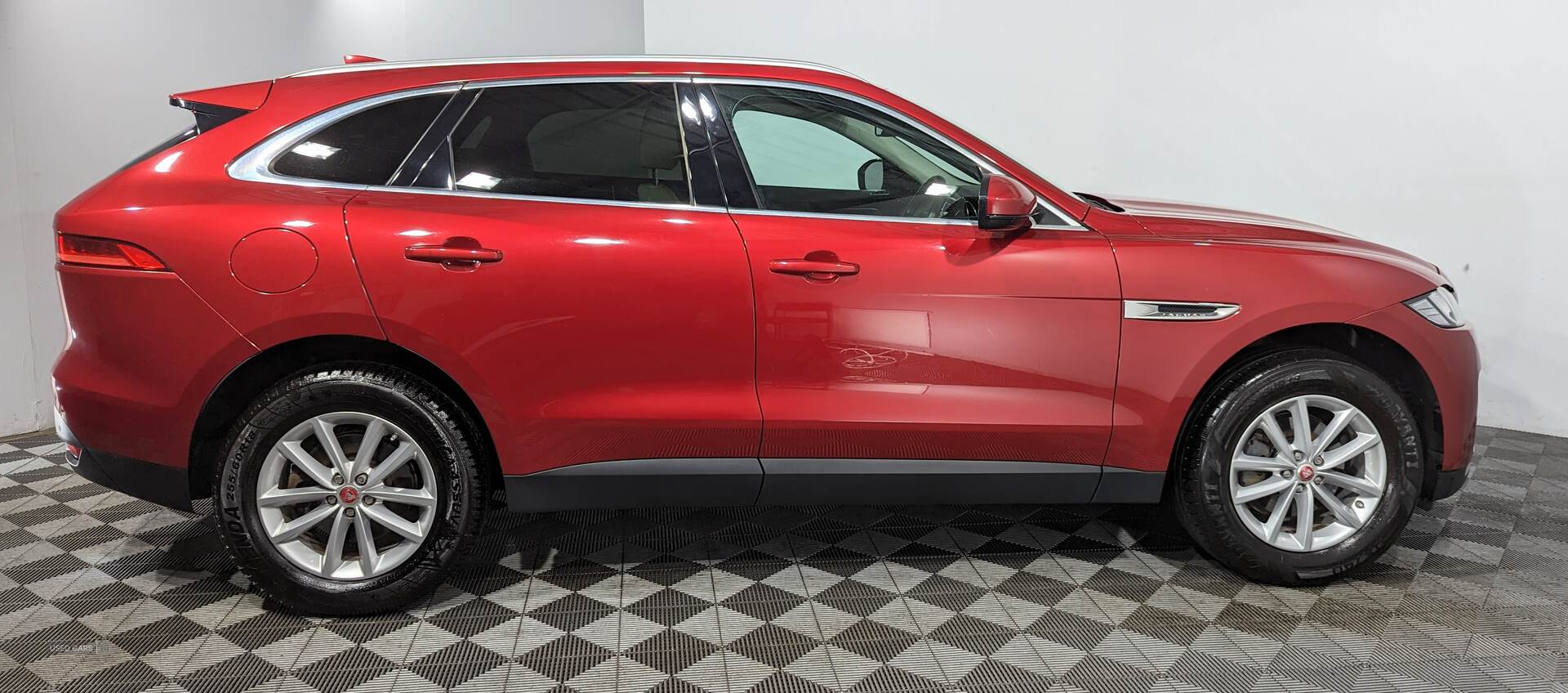 Jul 2017 Jaguar F-Pace 2.0d Prestige 5dr Auto AWD
