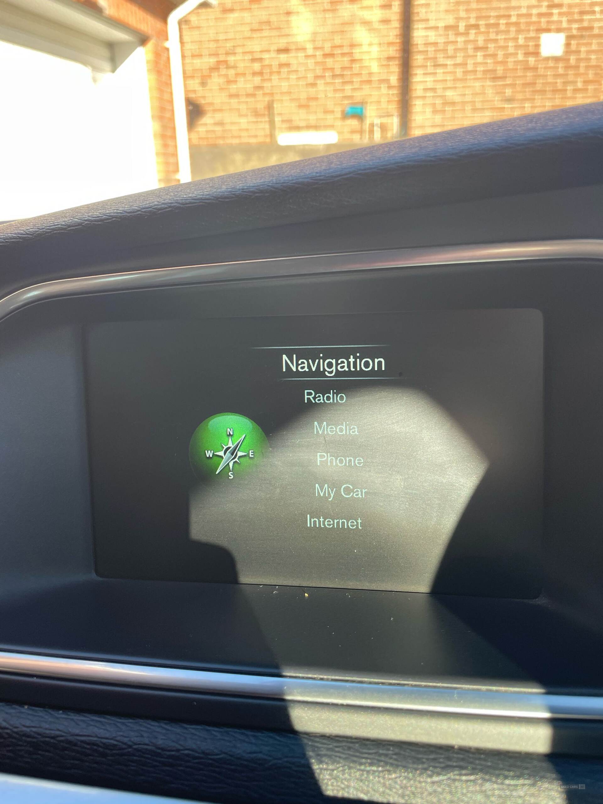 Mar 2016 Volvo V40 D2 [120] R DESIGN Lux Nav 5dr