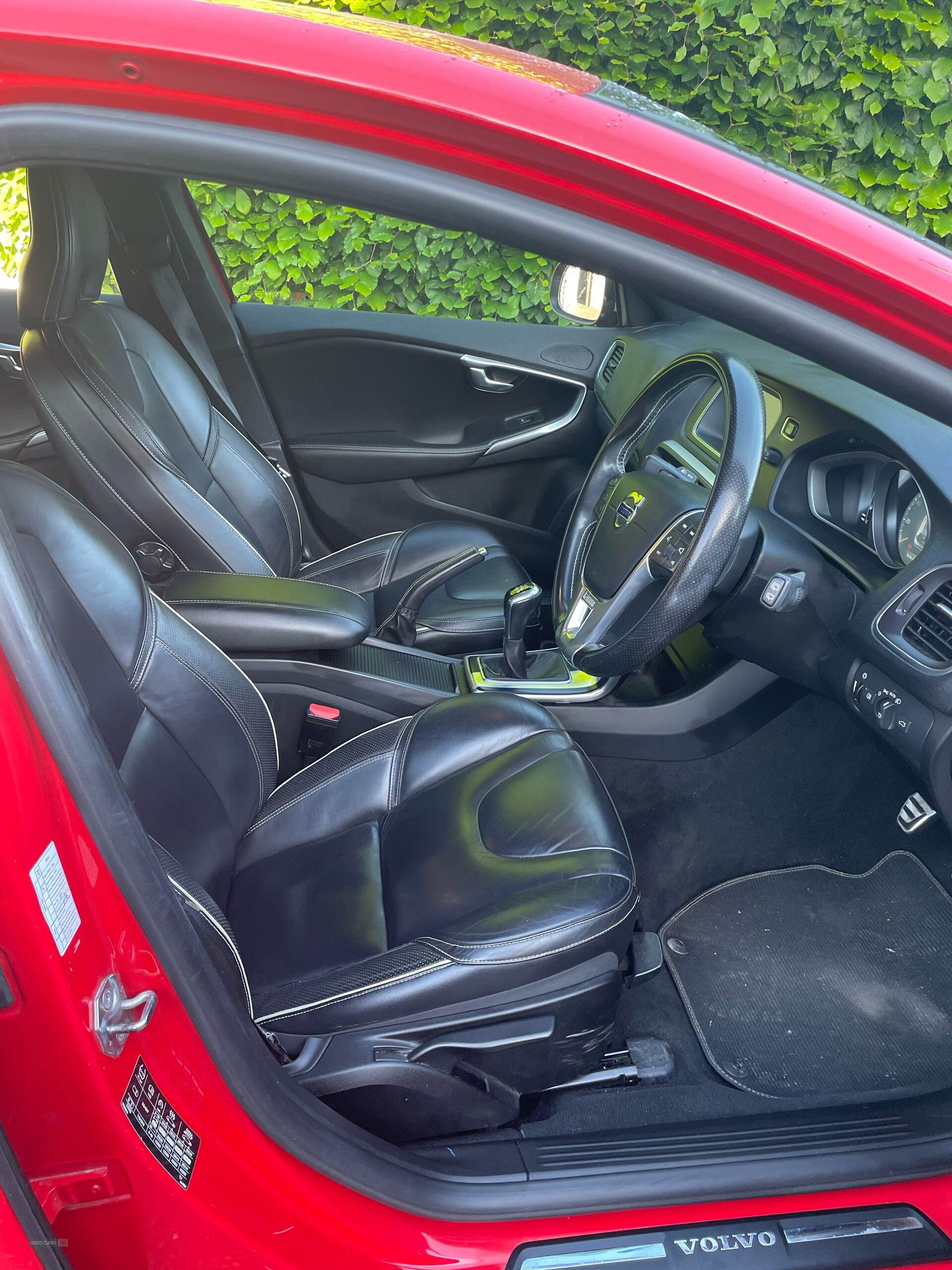 Mar 2016 Volvo V40 D2 [120] R DESIGN Lux Nav 5dr
