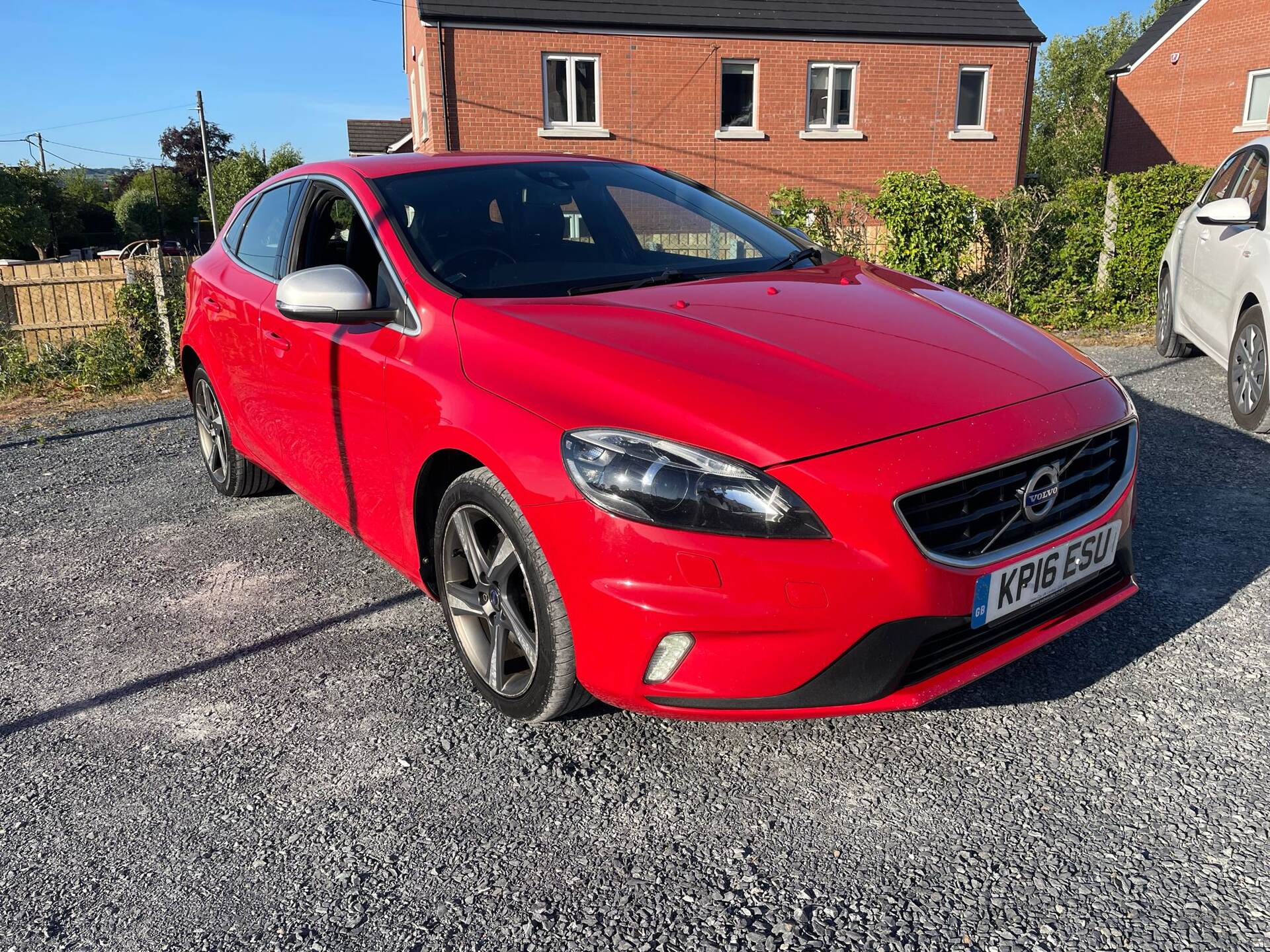 Mar 2016 Volvo V40 D2 [120] R DESIGN Lux Nav 5dr